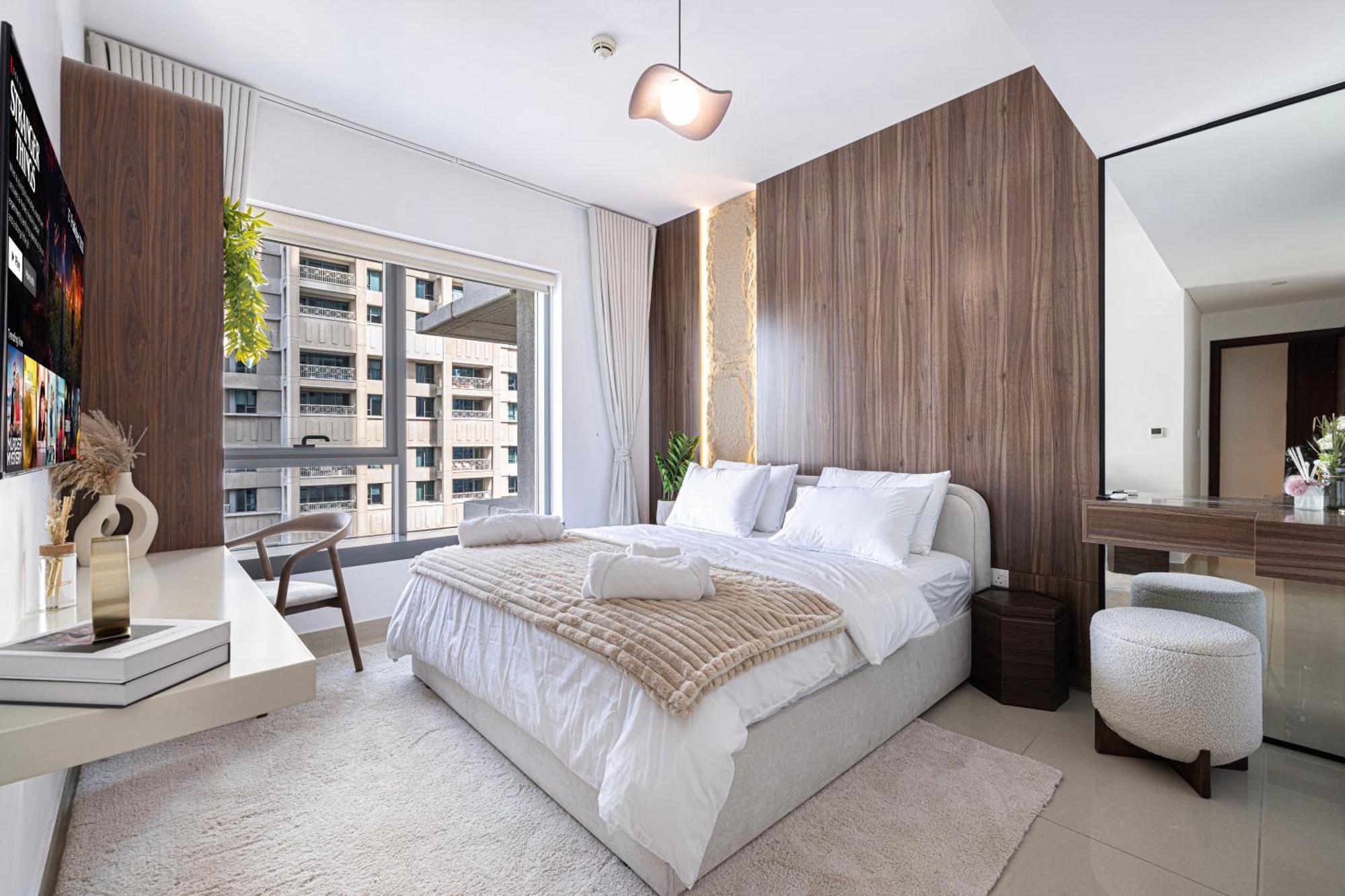 Luxury 2-br Overlooking Burj & Fountain Views *