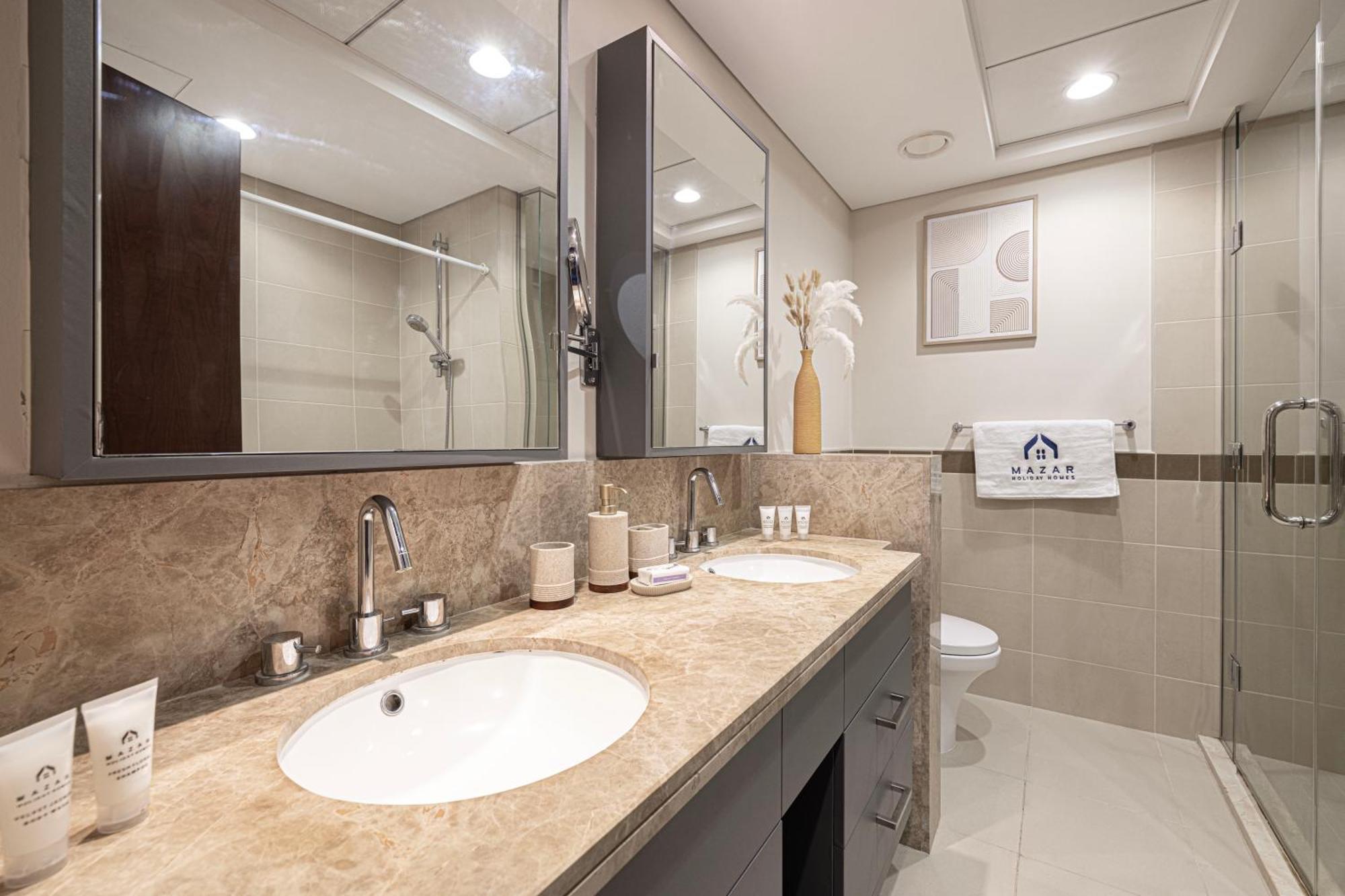 Apartment Luxury 2-br Overlooking Burj & Fountain Views