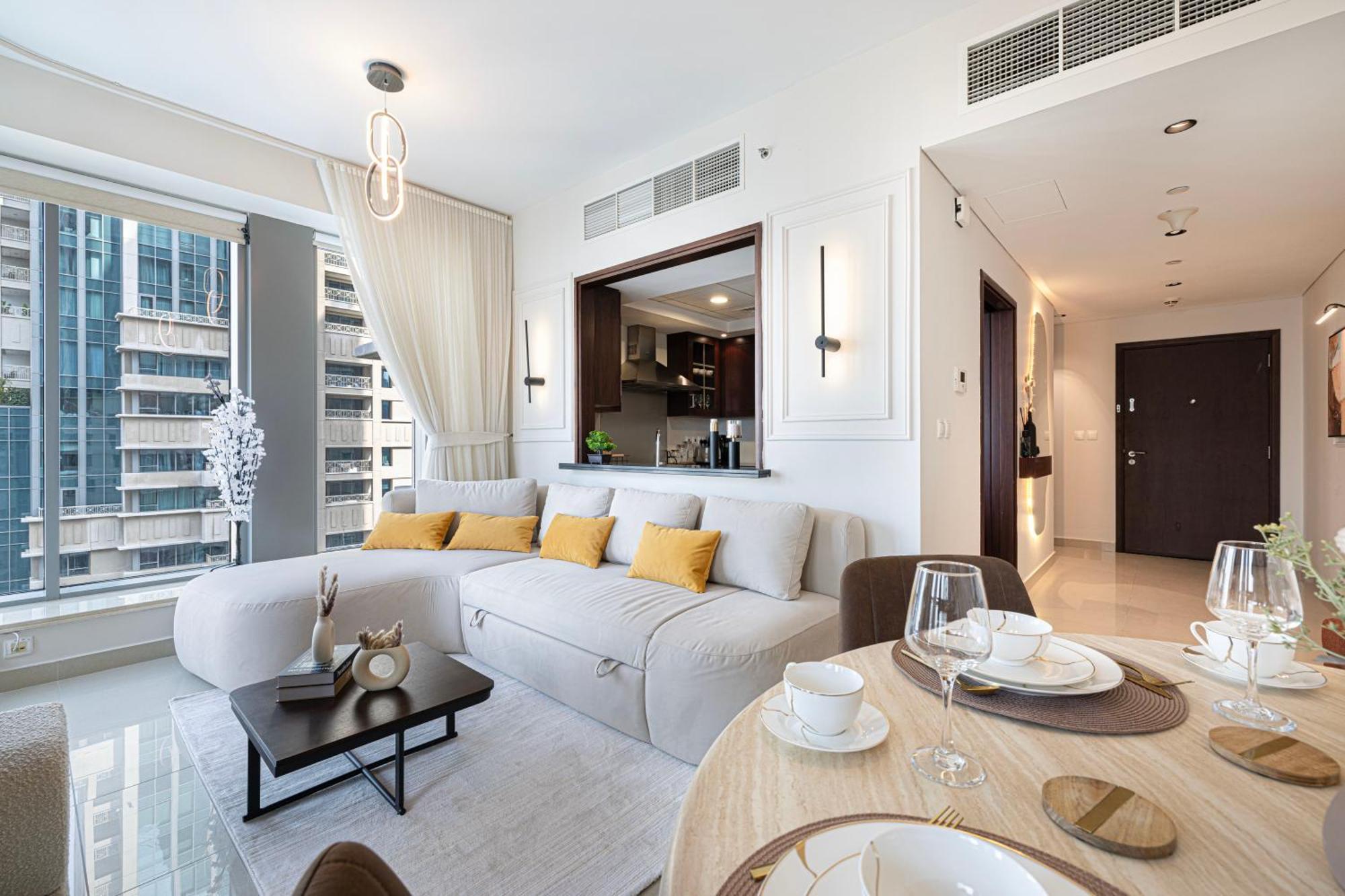 Luxury 2-br Overlooking Burj & Fountain Views Apartment Dubai