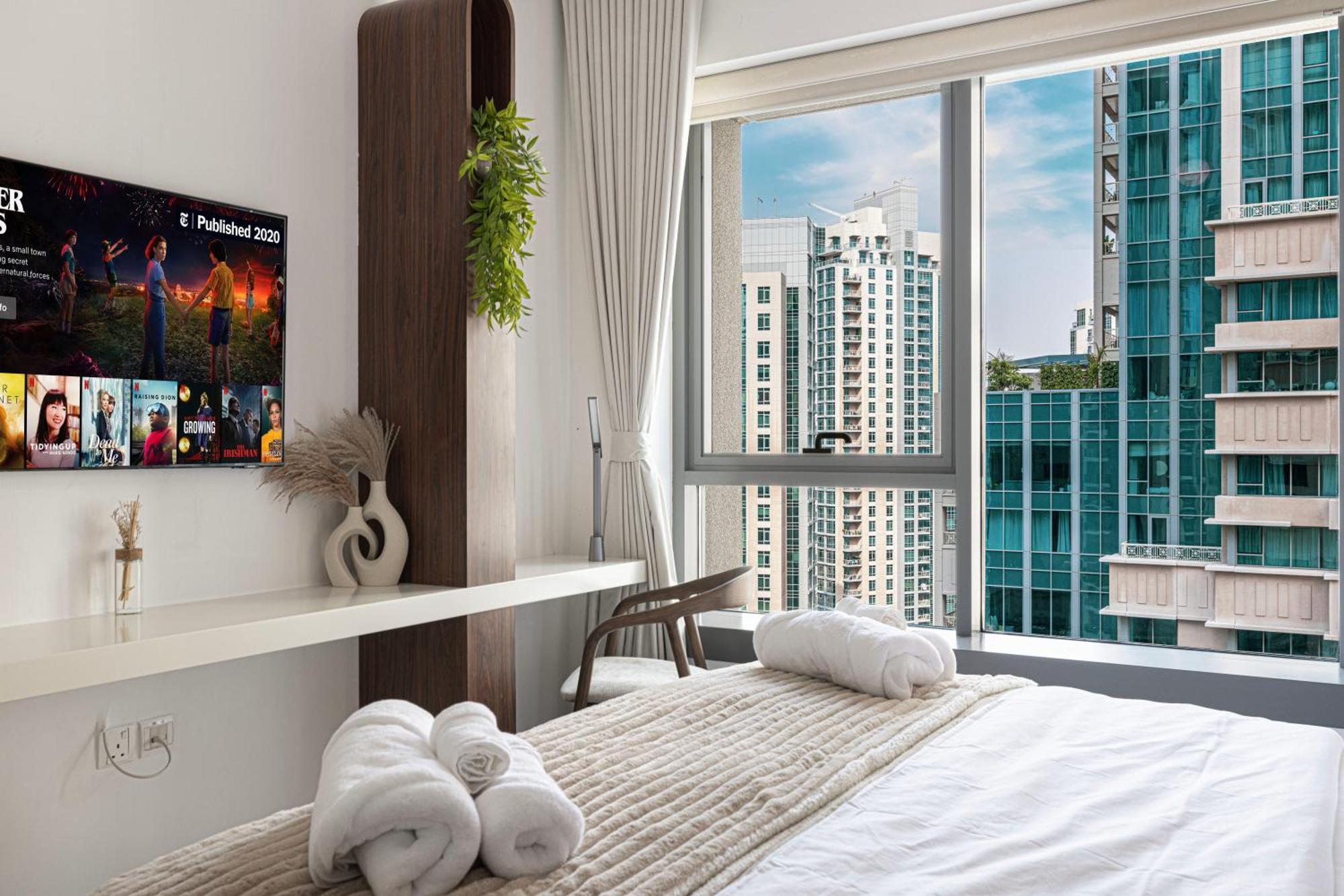 Apartment Luxury 2-br Overlooking Burj & Fountain Views