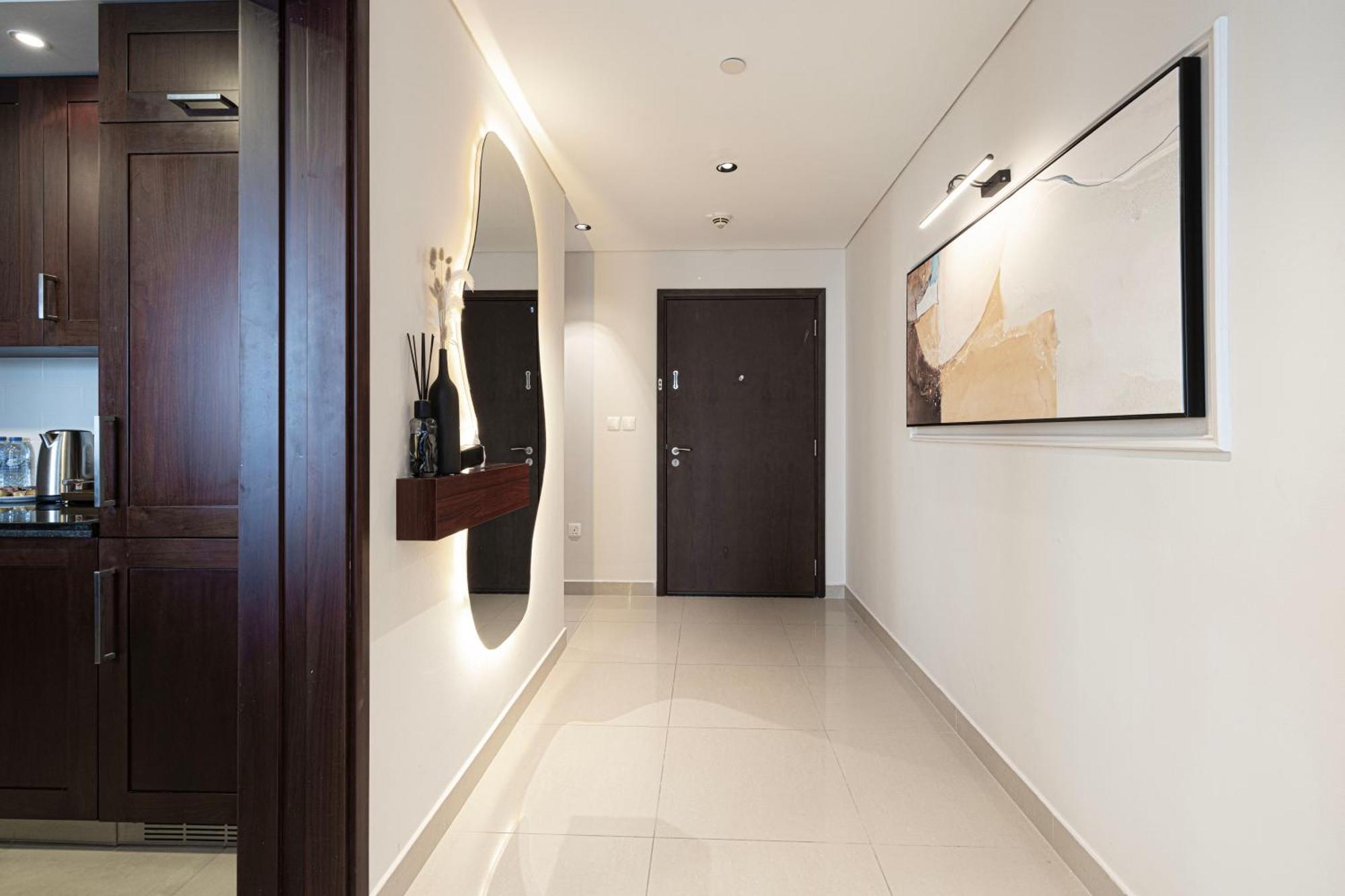 Luxury 2-br Overlooking Burj & Fountain Views Apartment Dubai