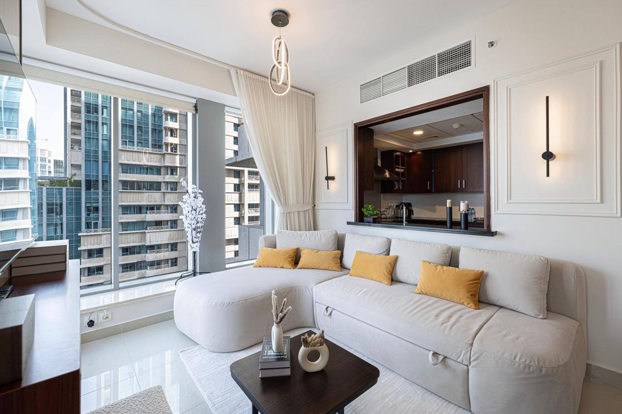 Luxury 2-br Overlooking Burj & Fountain Views *