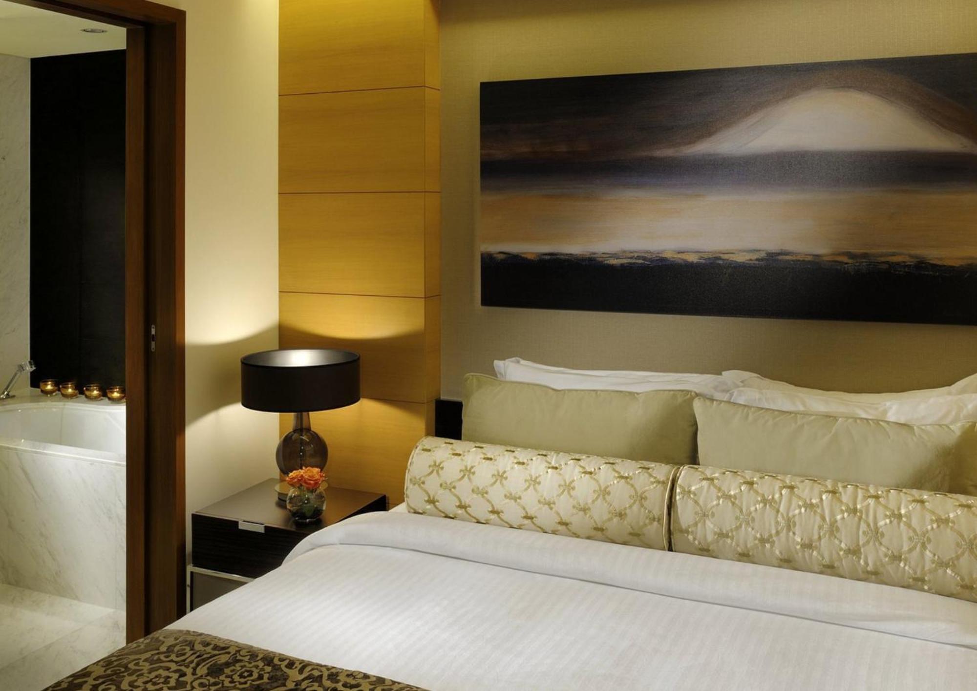 Emaar Residences Fashion Avenue, Formerly Address Mall Apart Otel