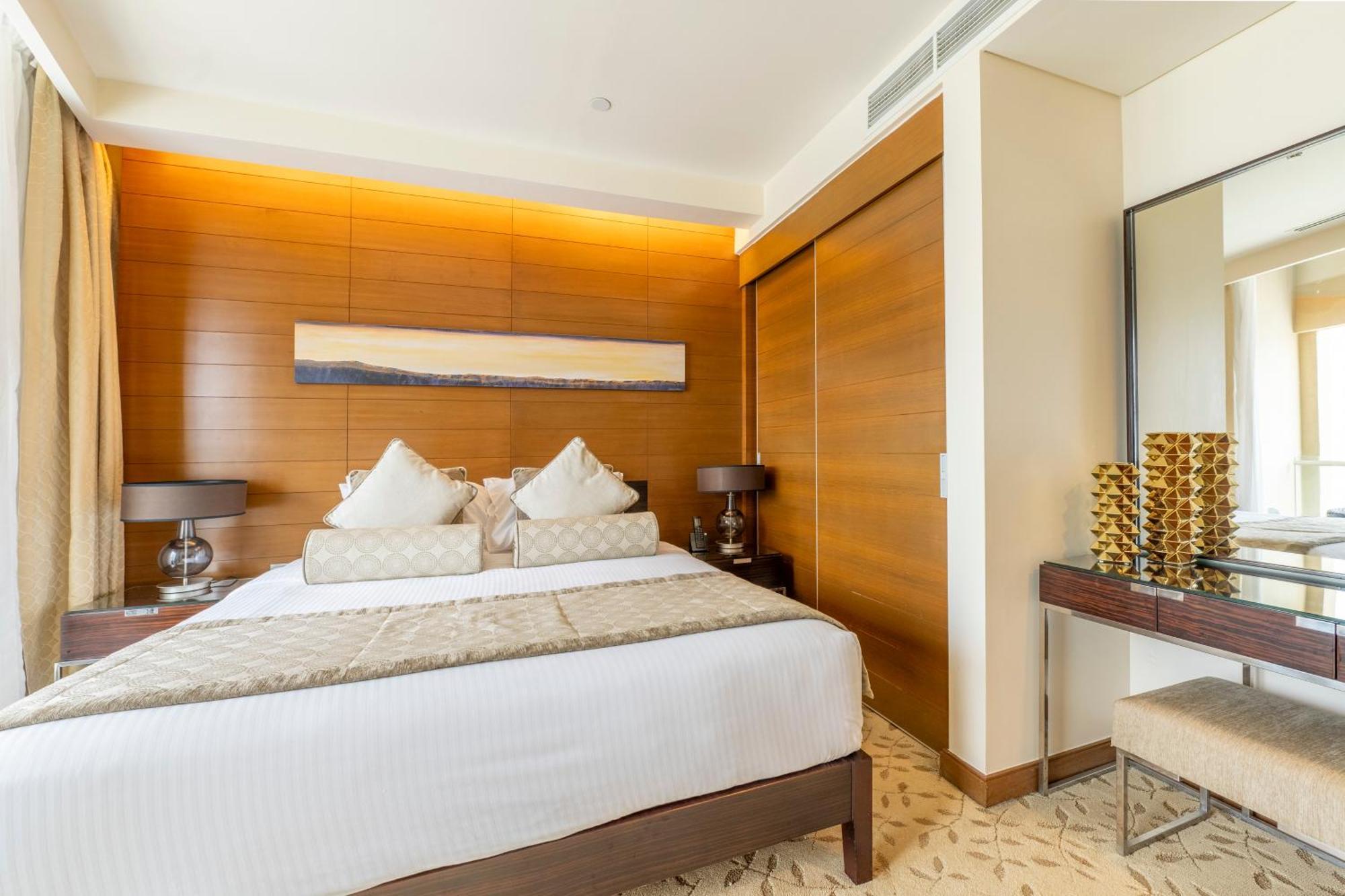 Emaar Residences Fashion Avenue, Formerly Address Mall * Dubai