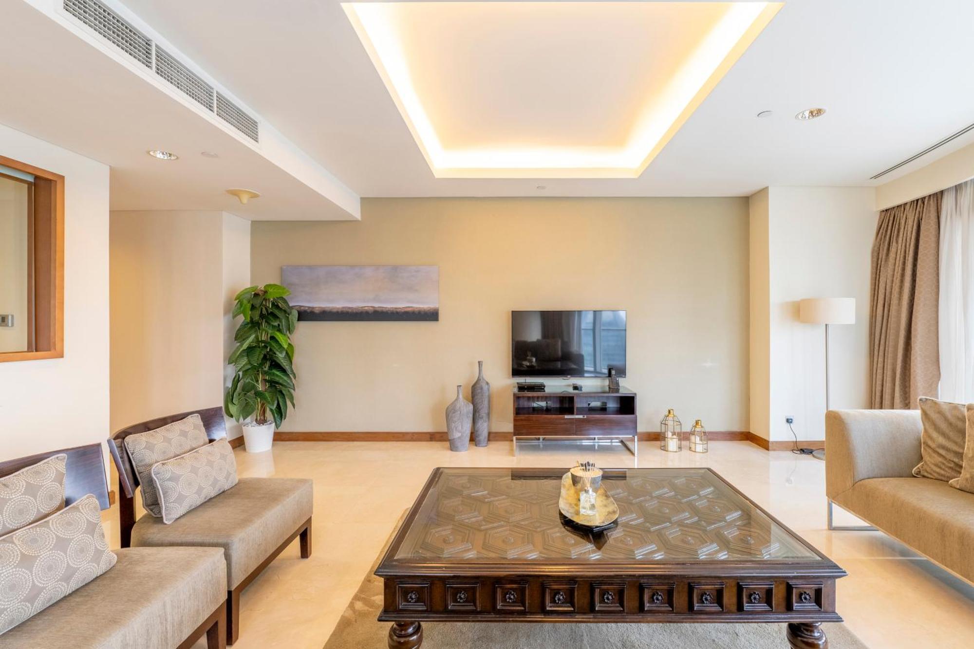 Emaar Residences Fashion Avenue, Formerly Address Mall *