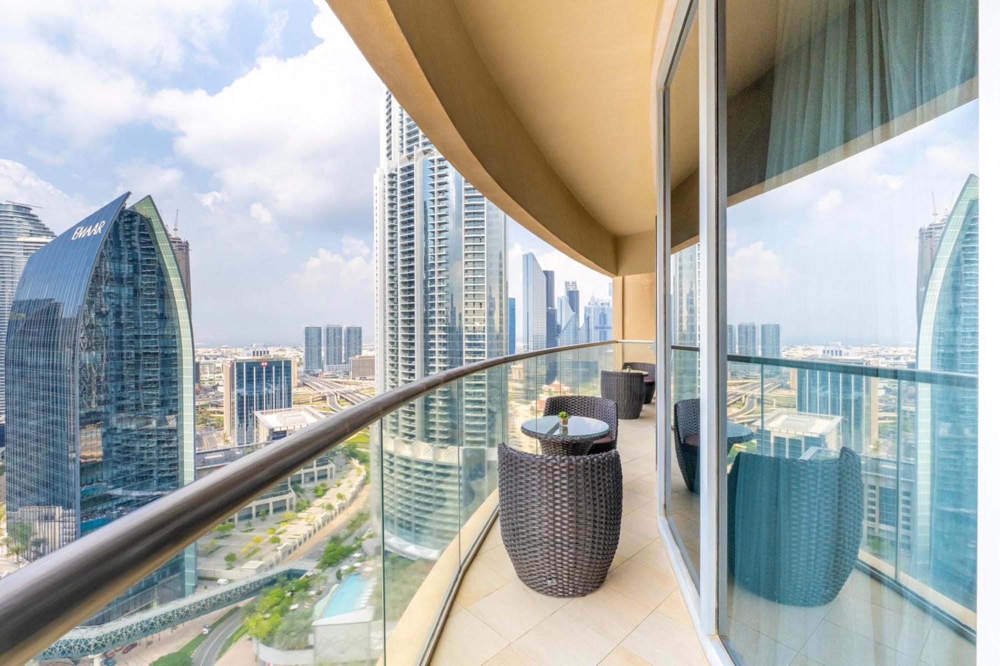Emaar Residences Fashion Avenue, Formerly Address Mall