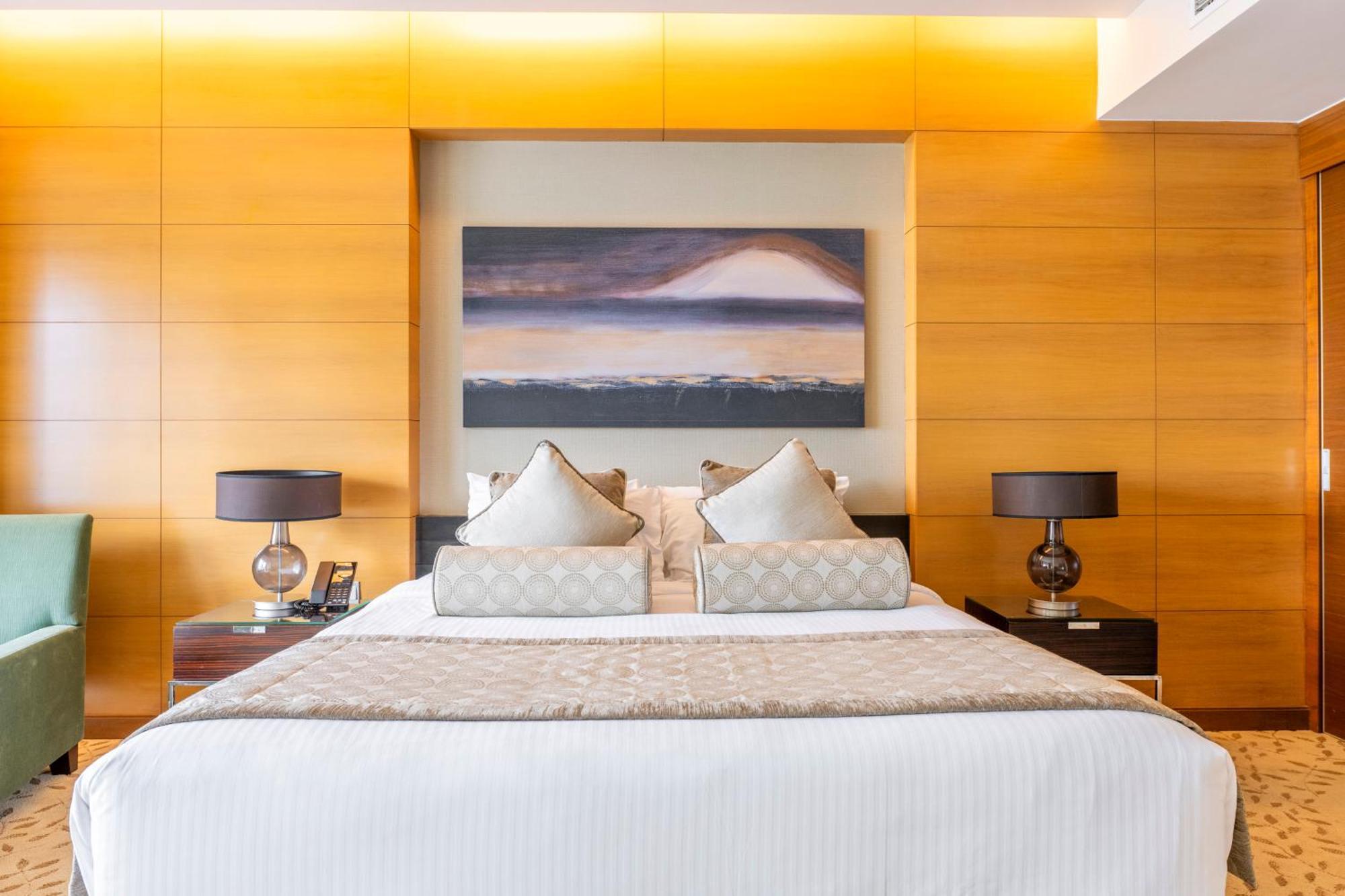 Emaar Residences Fashion Avenue, Formerly Address Mall Apart Otel