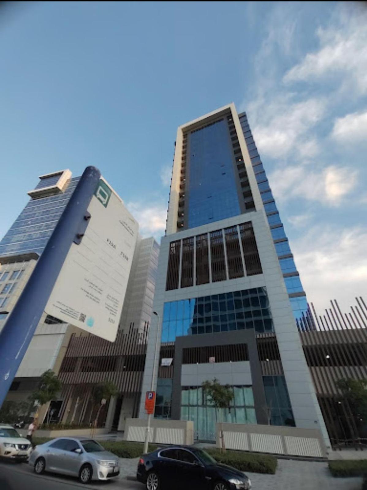 With Private Downtown Business Bay-oval Tower