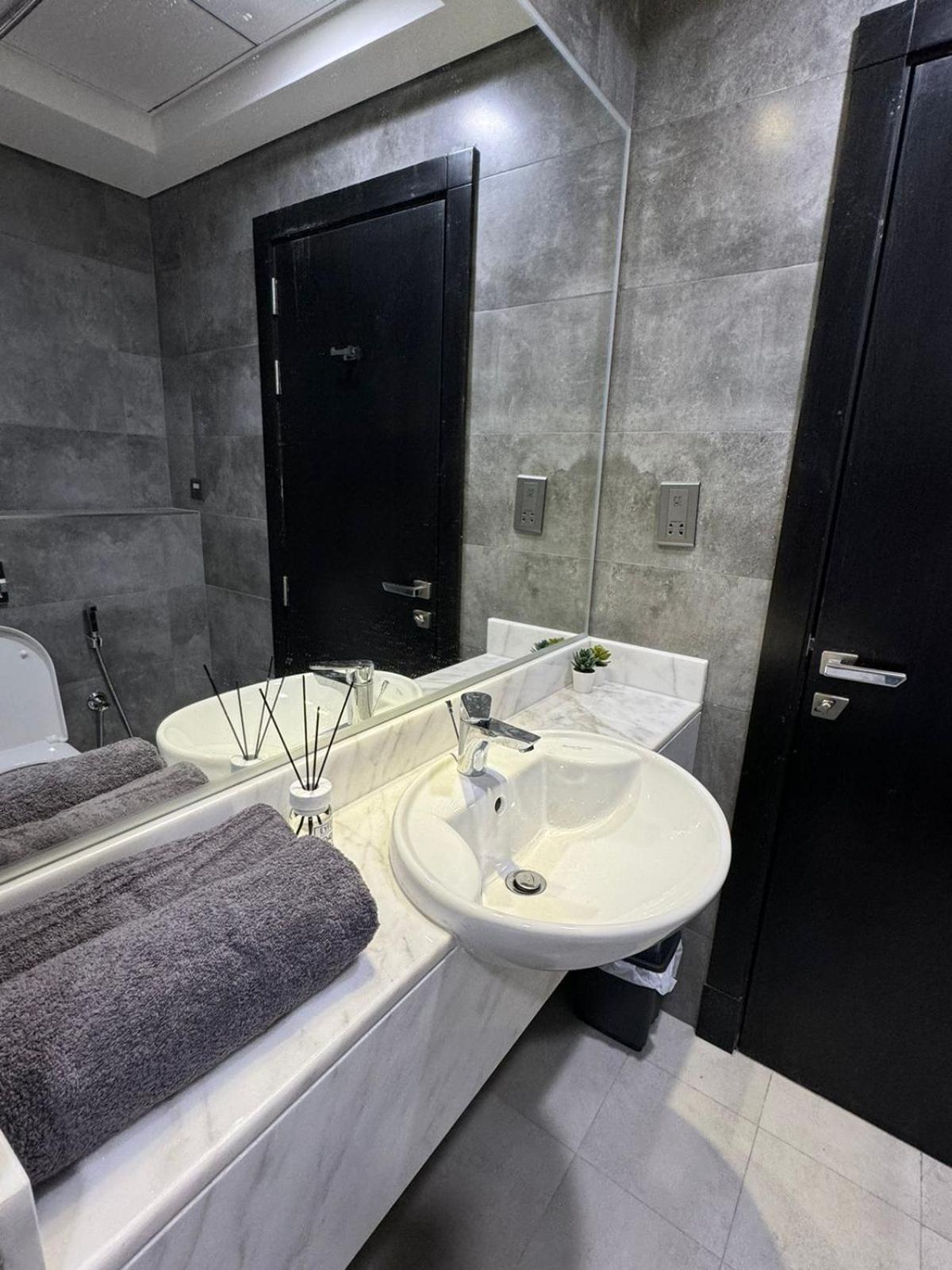 With Private Downtown Business Bay-oval Tower Hostel