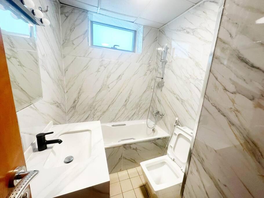 Apartamento Lavish Bohemian 1 Bedroom In Marina With Rooftop Pool *