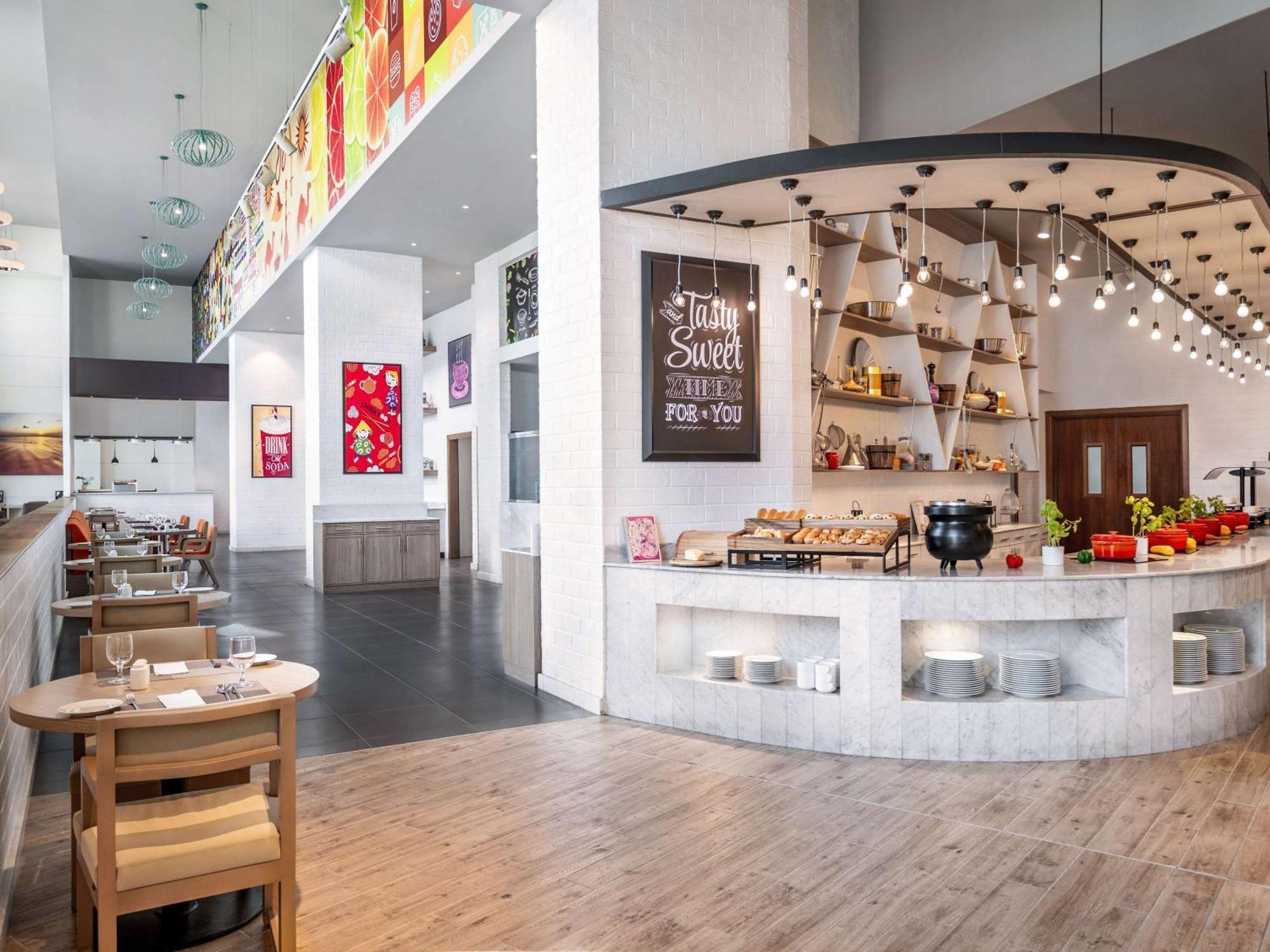 Ibis Styles Dragon Mart