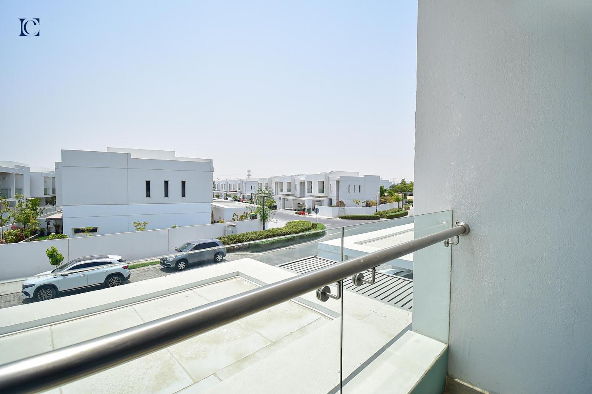 Villa Luxury Escapes - Private With 3bedroom Maids - Mudon Dubai