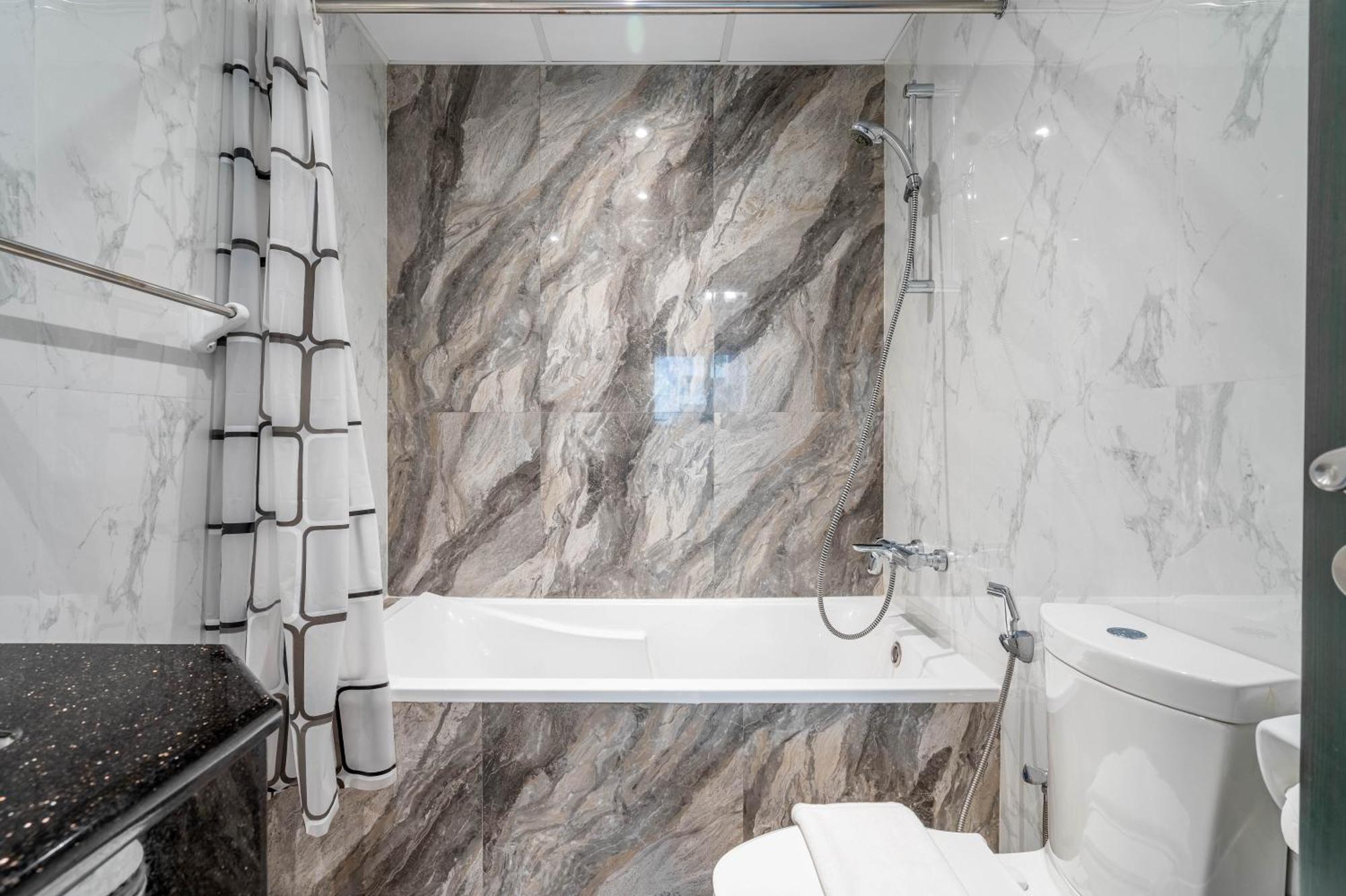 Stunning Large 1 Bed In Elite Business Bay Apartment *