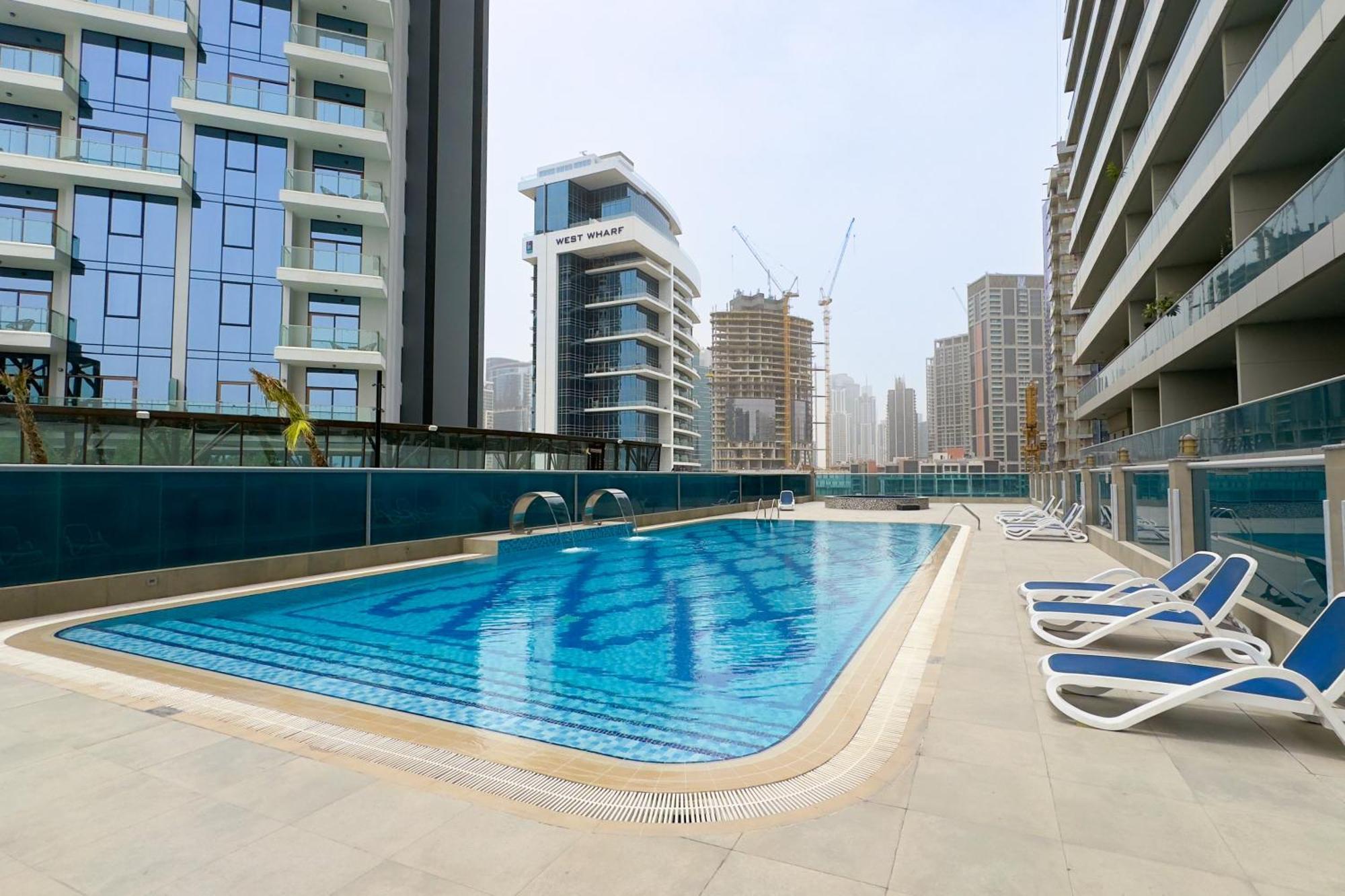 Stunning Large 1 Bed In Elite Business Bay *
