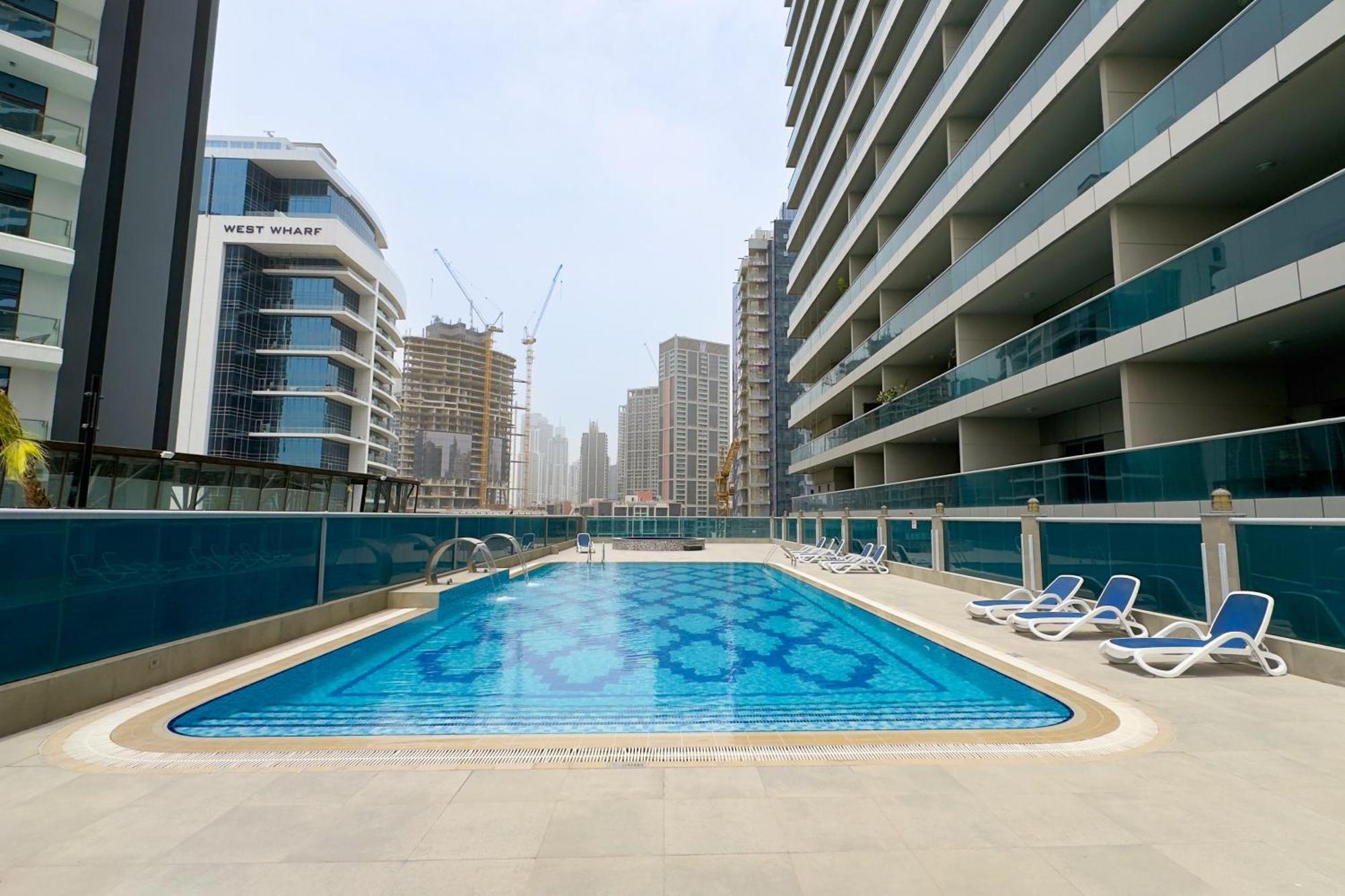 Stunning Large 1 Bed In Elite Business Bay Apartment