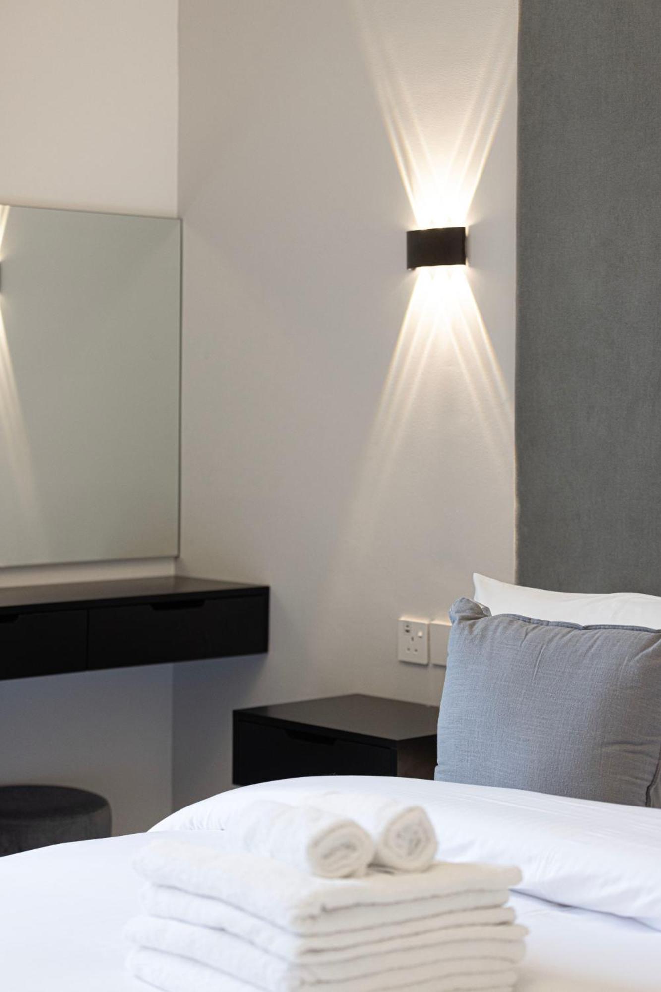 Sophisticated 1br With Pool View In Belgravia Square Jvc Dubai