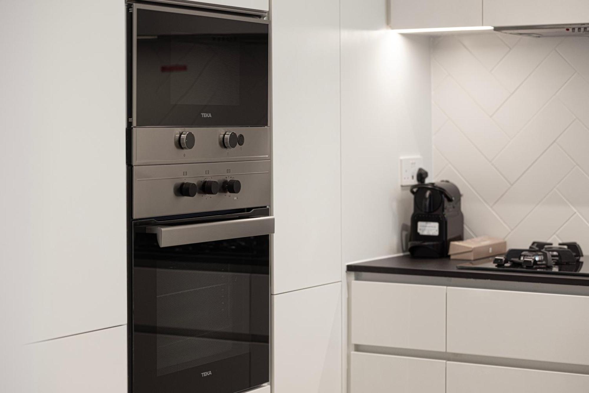 Sophisticated 1br With Pool View In Belgravia Square Jvc Apartment *
