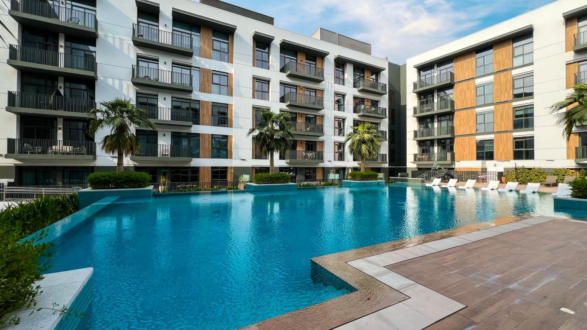 Apartment Sophisticated 1br With Pool View In Belgravia Square Jvc *