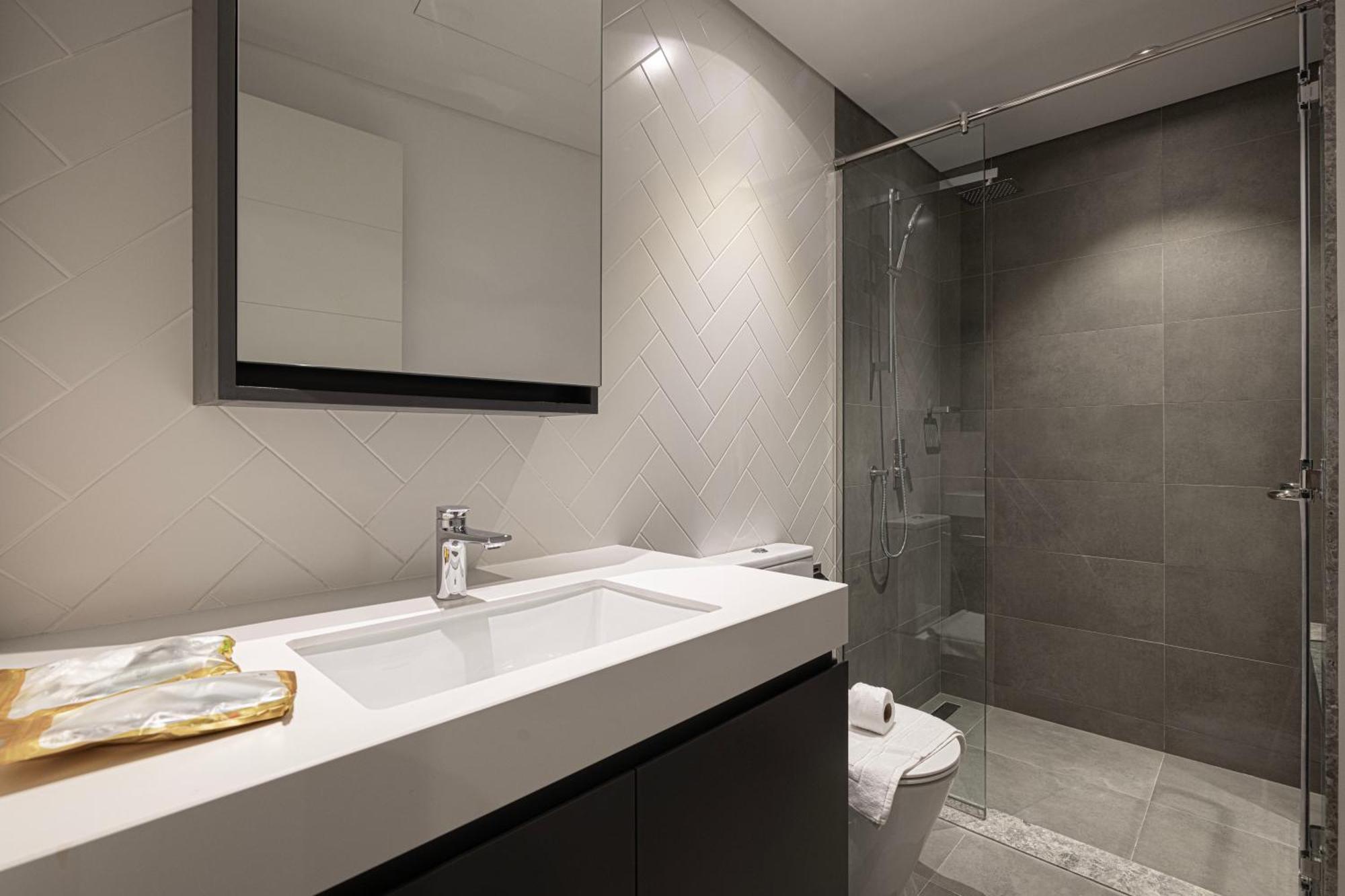 Apartment Sophisticated 1br With Pool View In Belgravia Square Jvc *