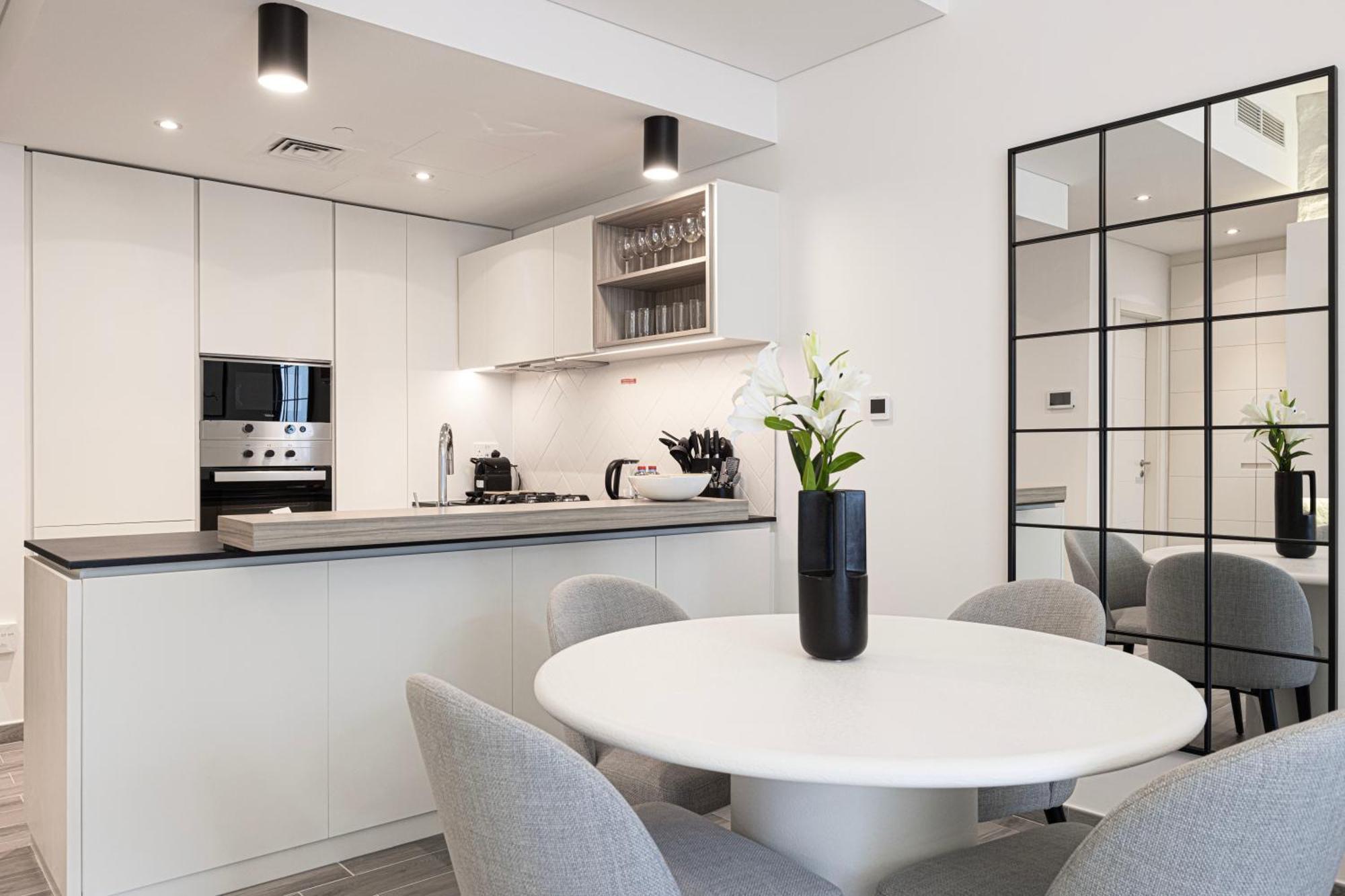 Sophisticated 1br With Pool View In Belgravia Square Jvc