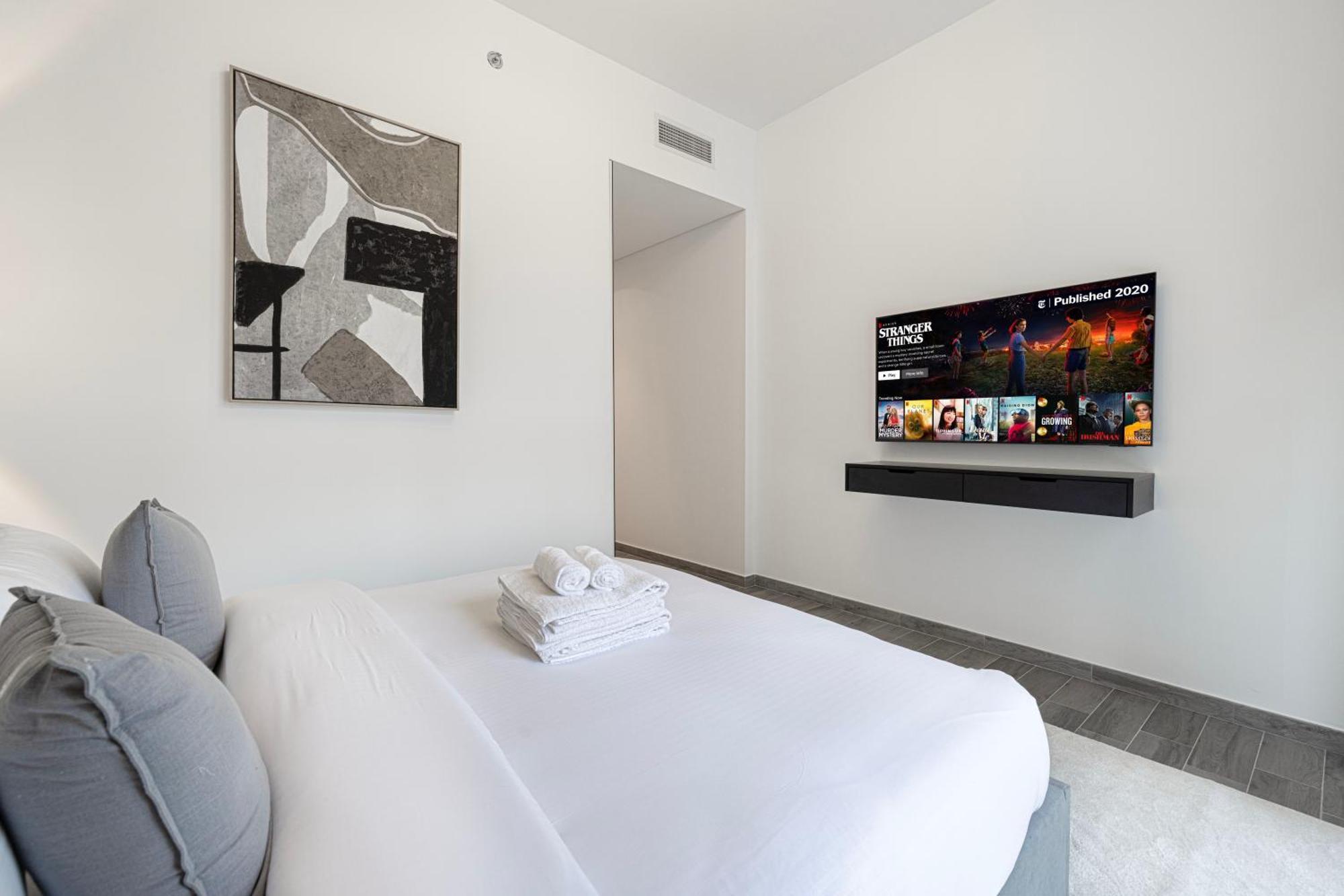 Sophisticated 1br With Pool View In Belgravia Square Jvc Dubai