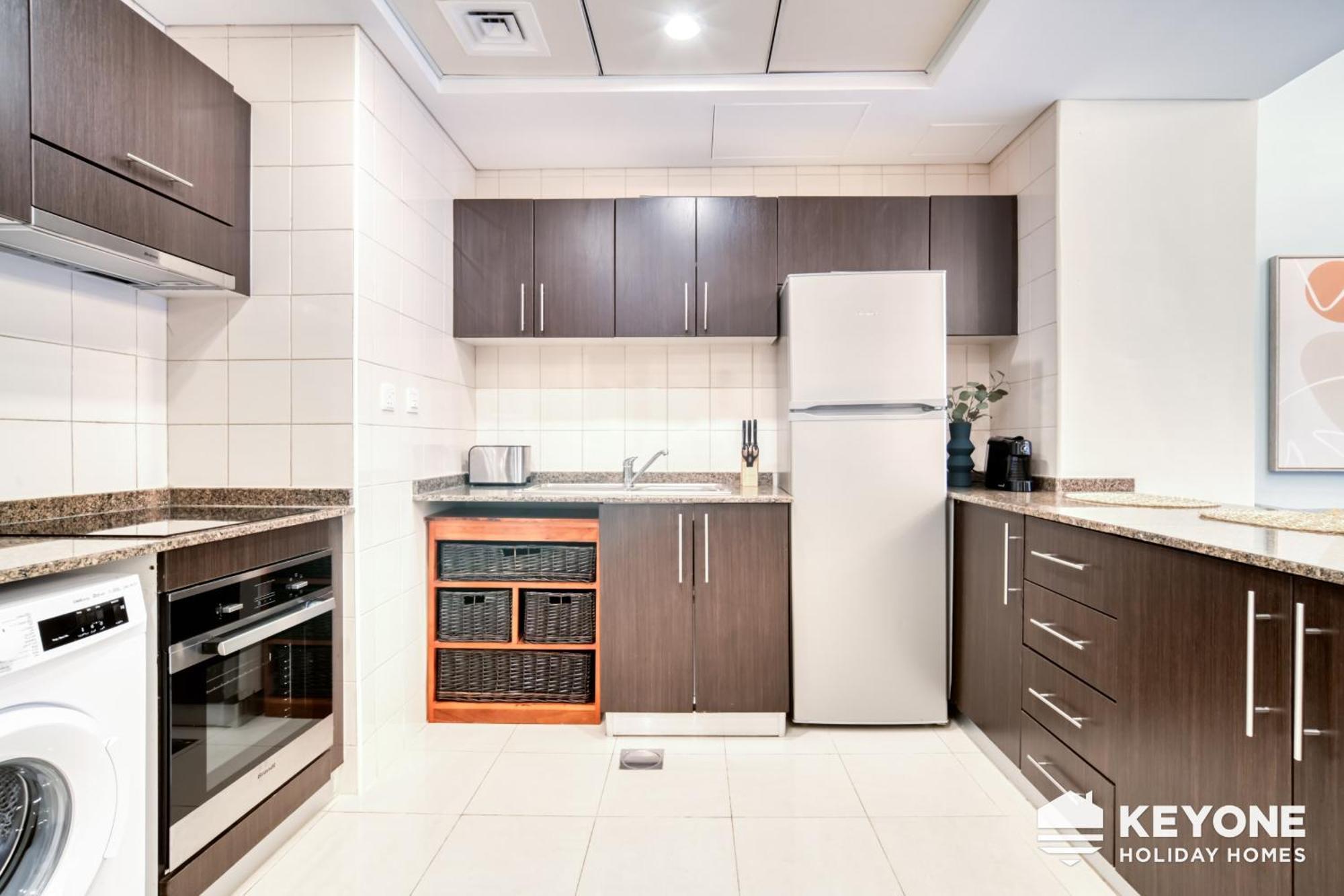 Contemporary One Bedroom With Chic Design Apartment