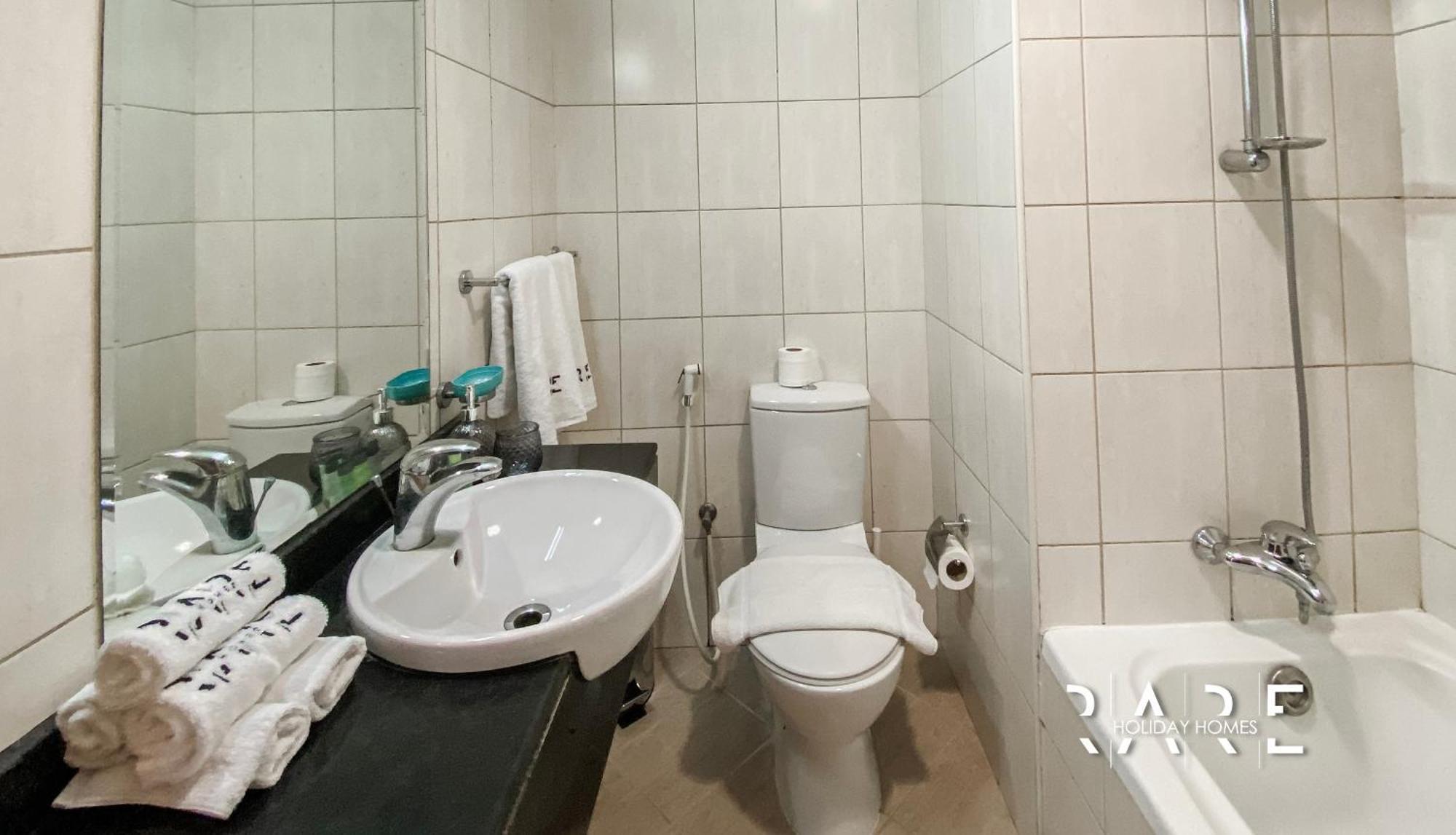 Apartment Rare - Near Circle Mall - Emirates Gardens - Lavender 1 - Jumeirah Village Circle - R107 *