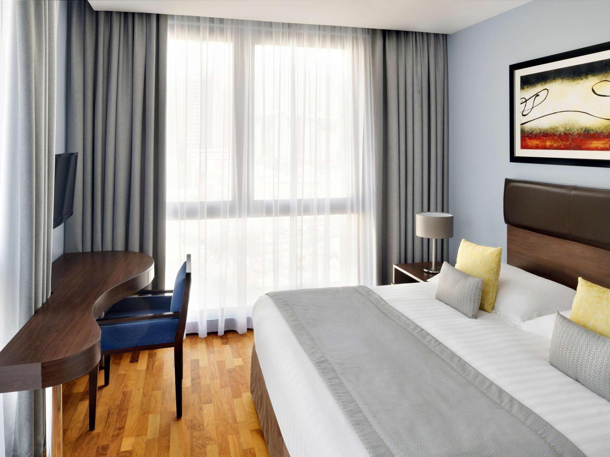 Moevenpick Al Mamzar Aparthotel 5*