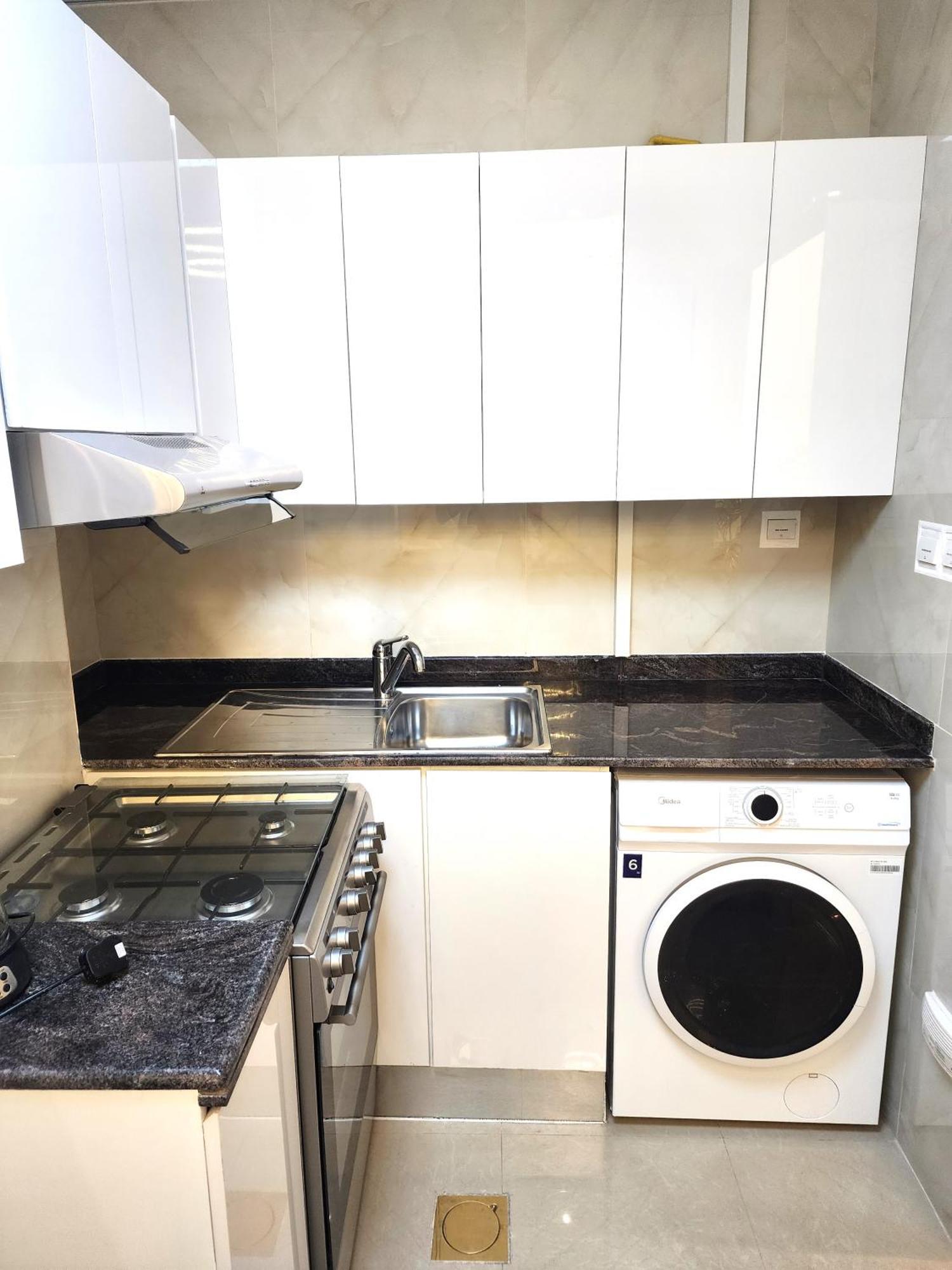 Luxury 1 Bedroom On Marina Walk Apartment
