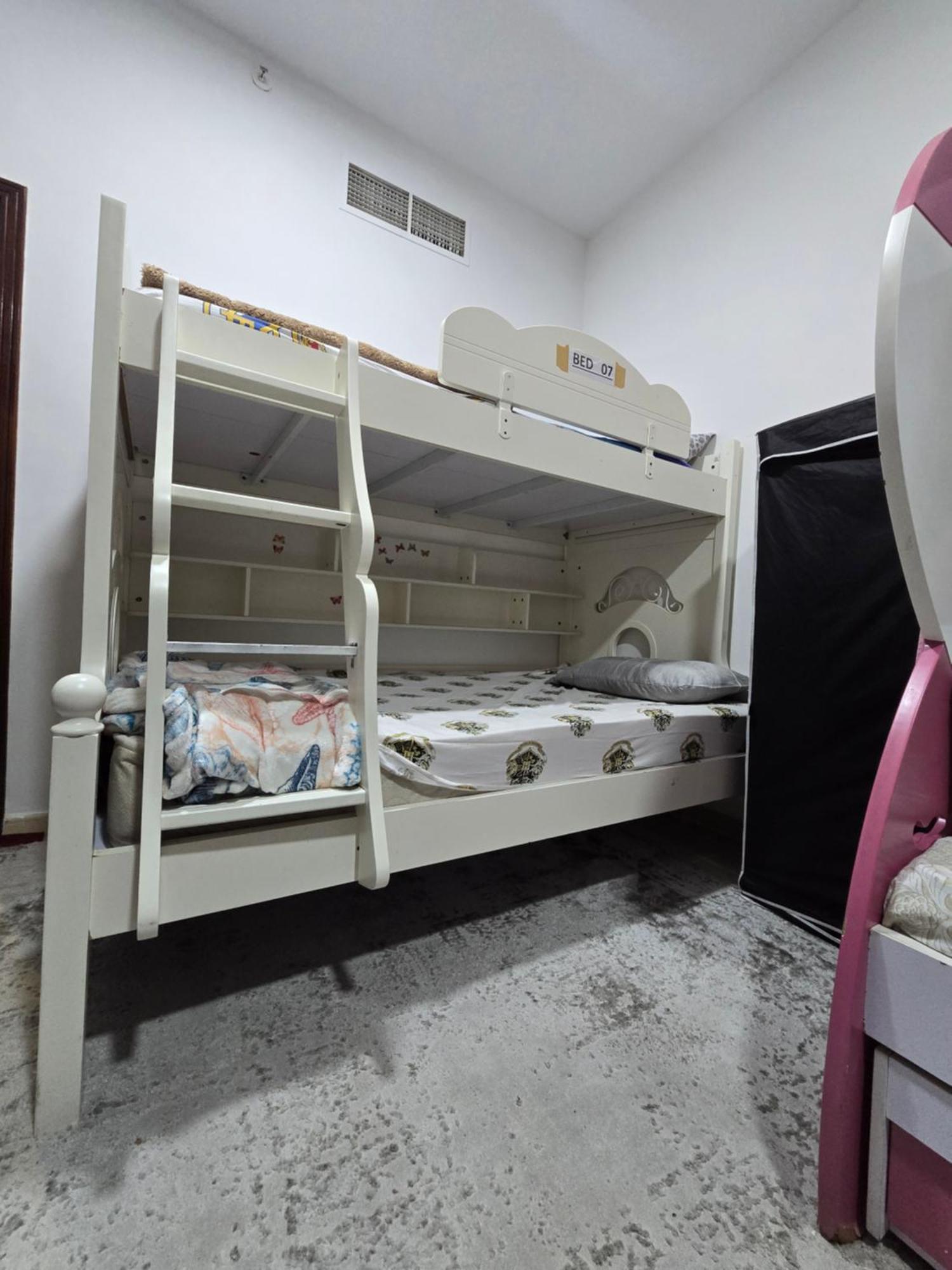 Albergue Dxb And Pension *