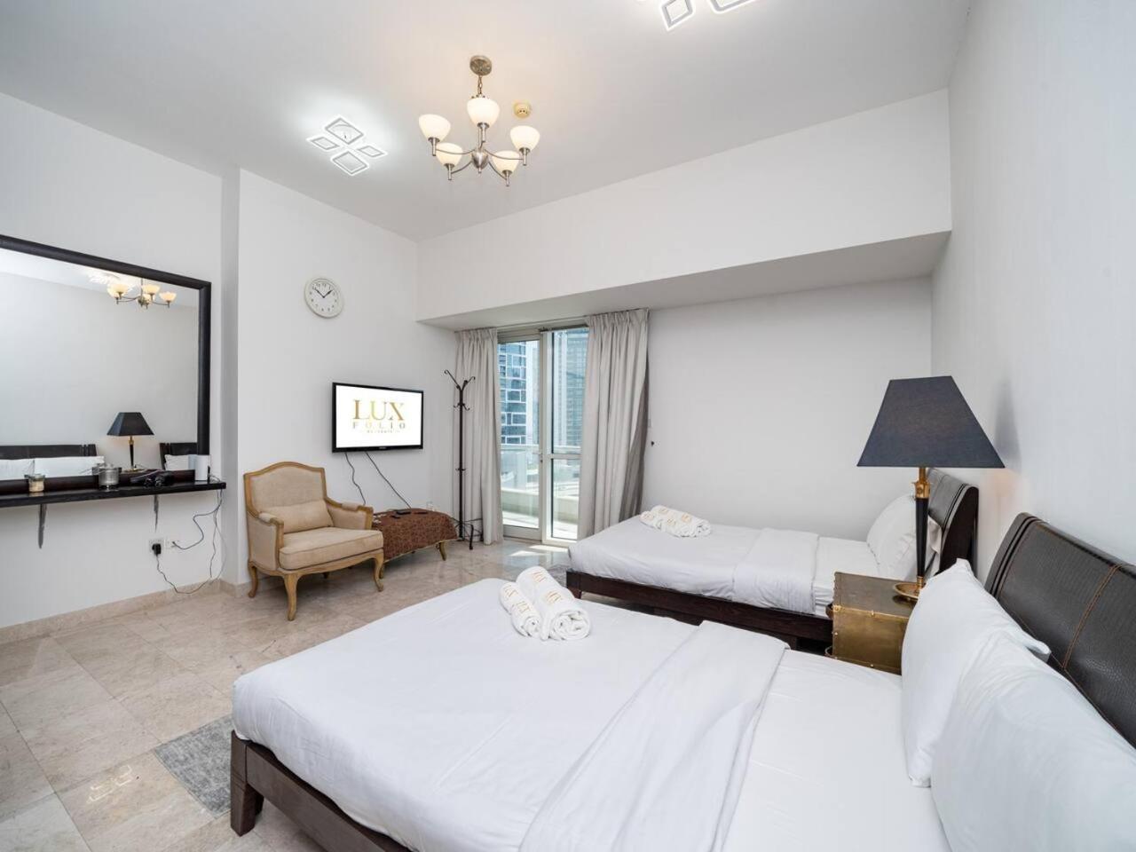 Spacious 4 Bedroom Marina Oasis Apartment Dubai