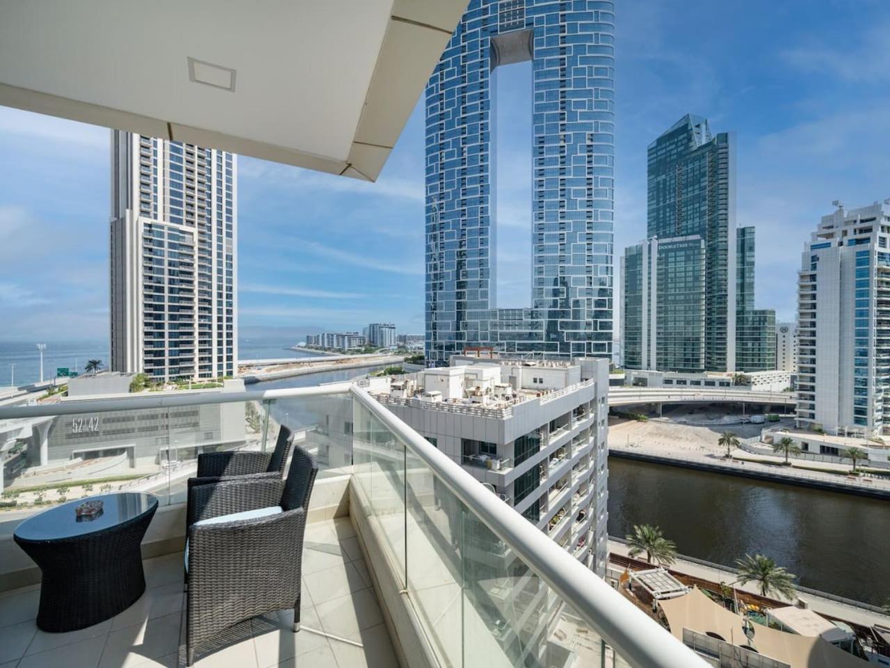 Spacious 4 Bedroom Marina Oasis