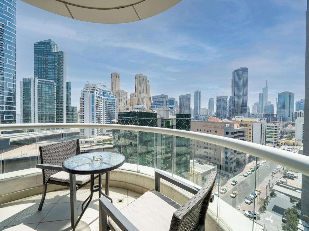 Spacious 4 Bedroom Marina Oasis Apartment Dubai