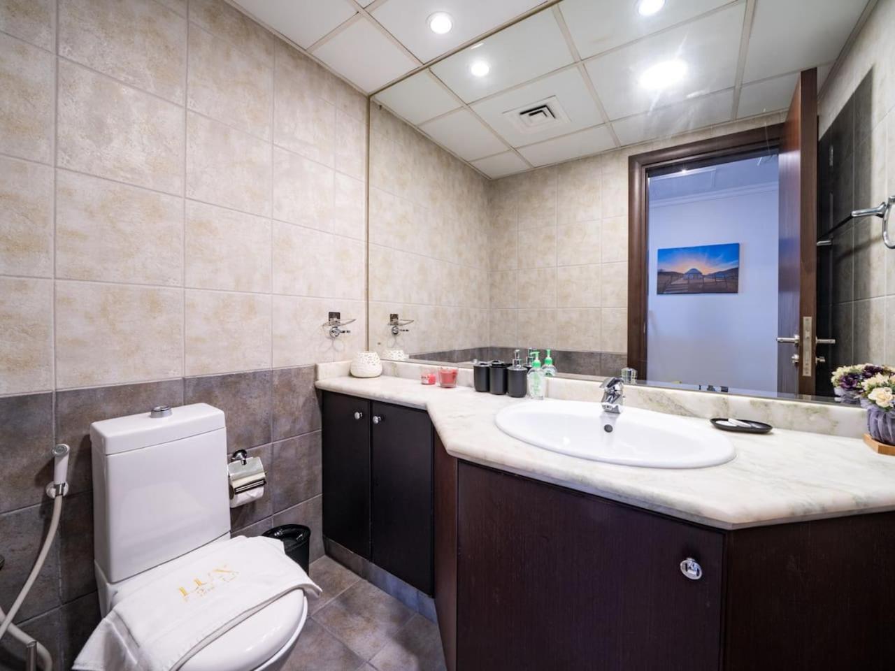 Spacious 4 Bedroom Marina Oasis