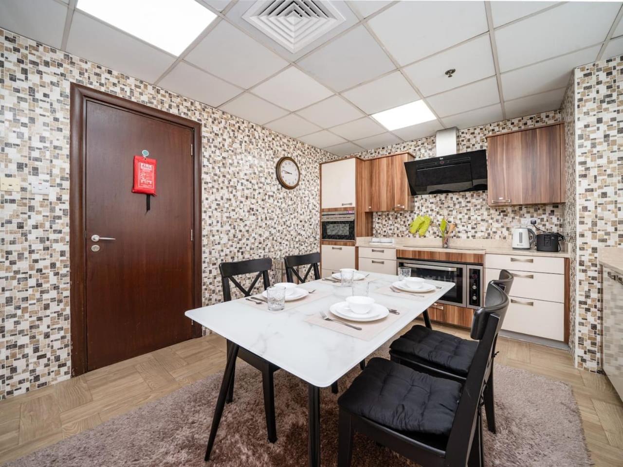 Spacious 4 Bedroom Marina Oasis Dubai