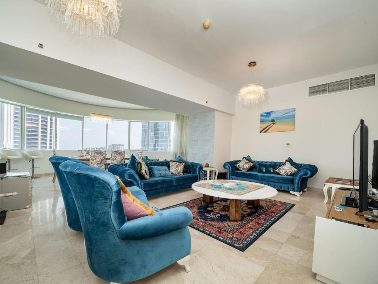 Spacious 4 Bedroom Marina Oasis *