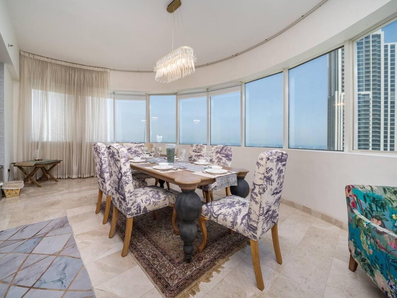 Spacious 4 Bedroom Marina Oasis * Dubai