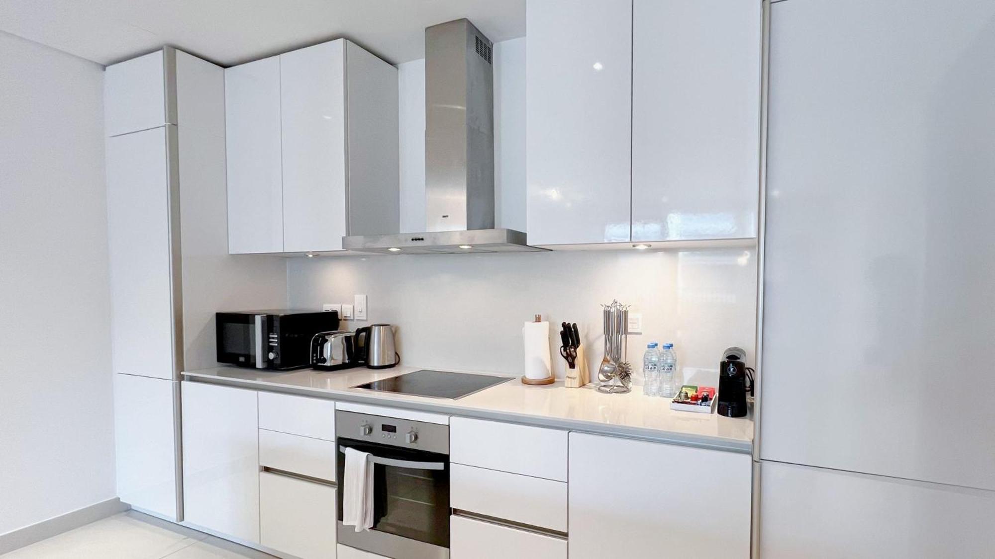 Airstay - Walk - Luxurious 2br Guest - Monthly Offer Available Apartment *