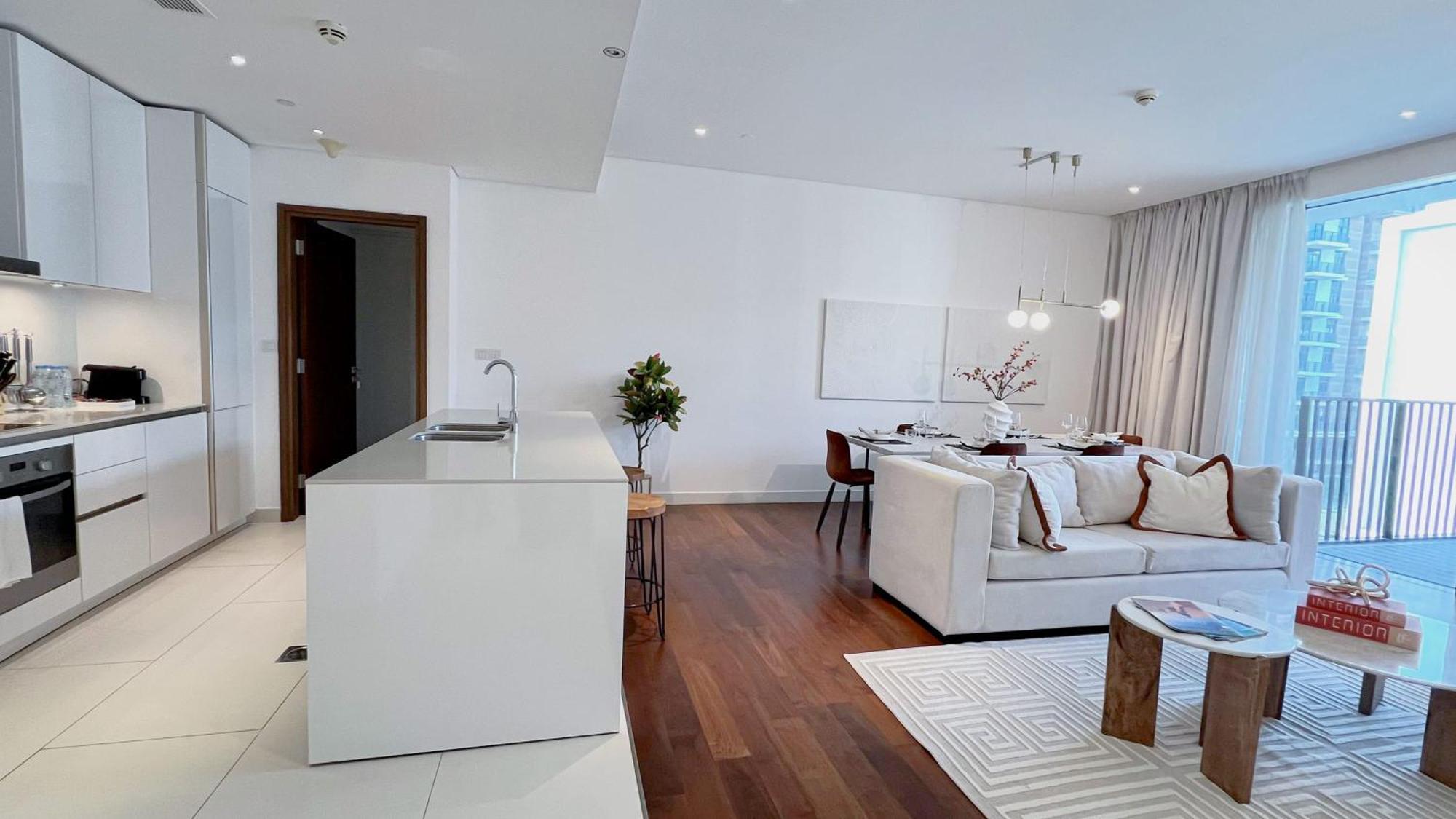 Airstay - Walk - Luxurious 2br Guest - Monthly Offer Available Apartment *