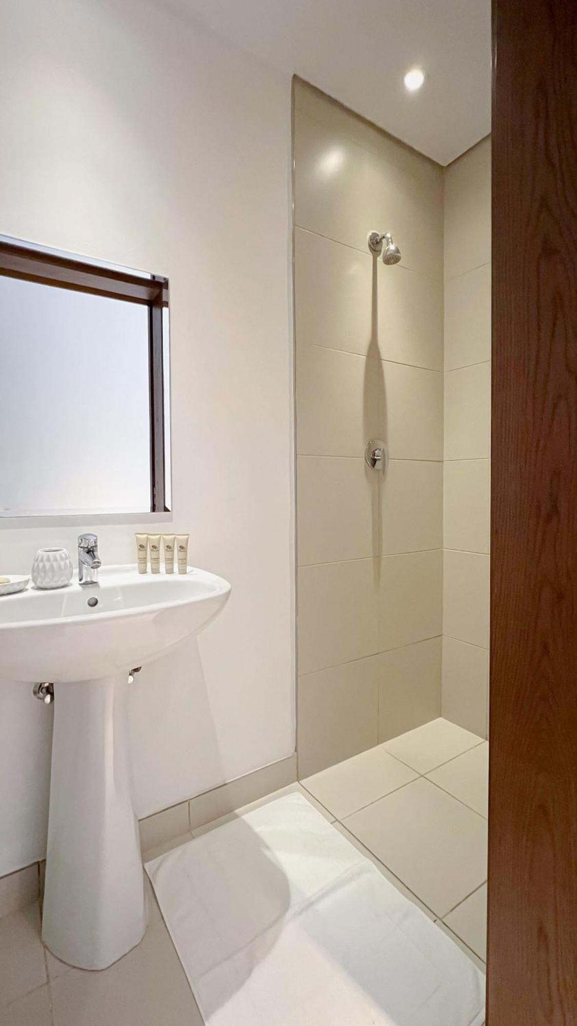 Airstay - Walk - Luxurious 2br Guest - Monthly Offer Available Apartment
