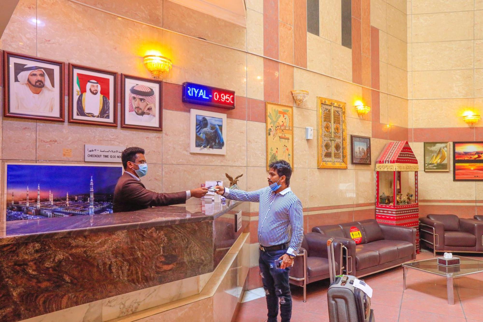 Hotel Queens Next Sabkha Bus Station 2*