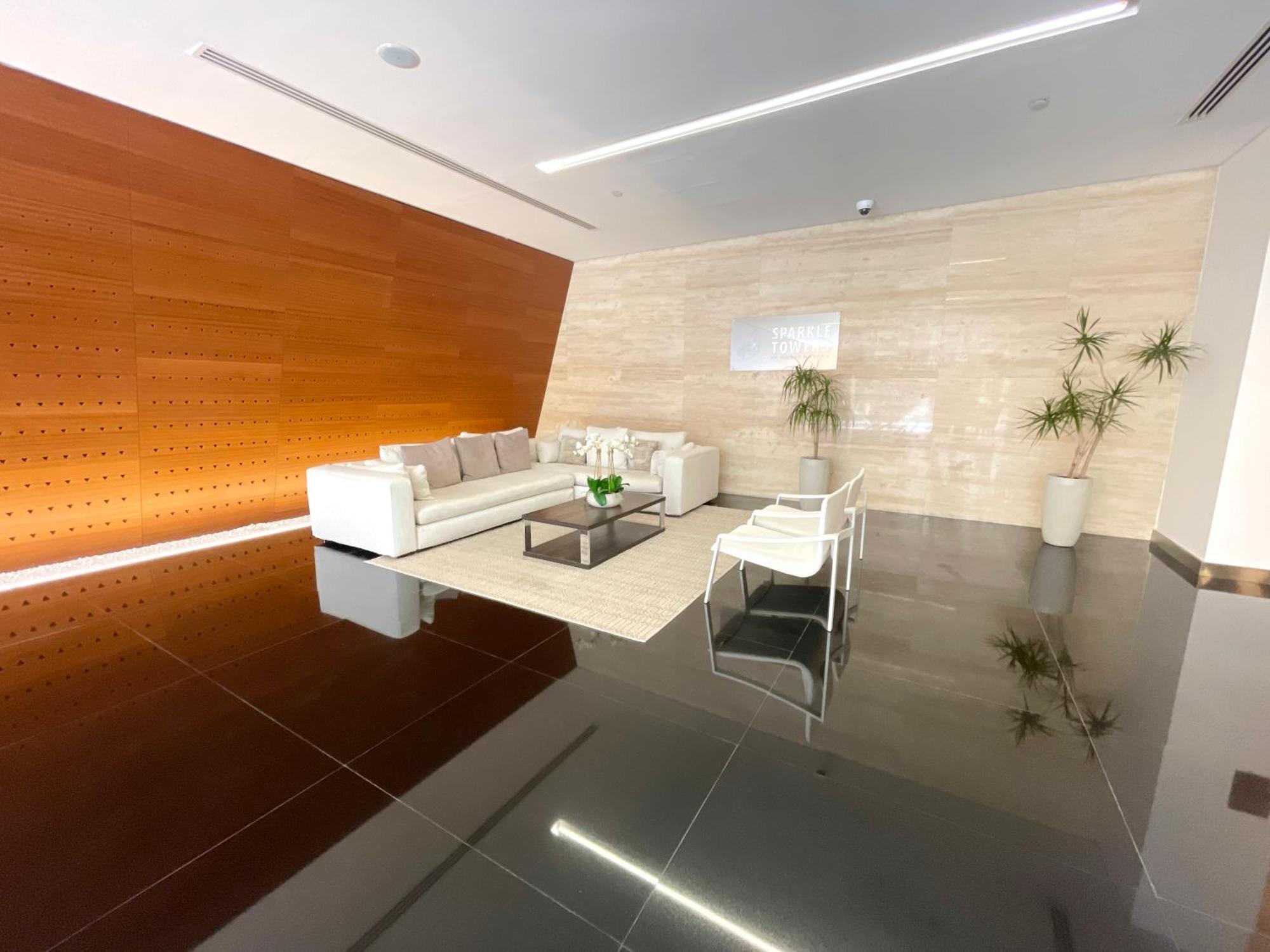 Wake Up To Marina View-luxurious Holiday home Dubai