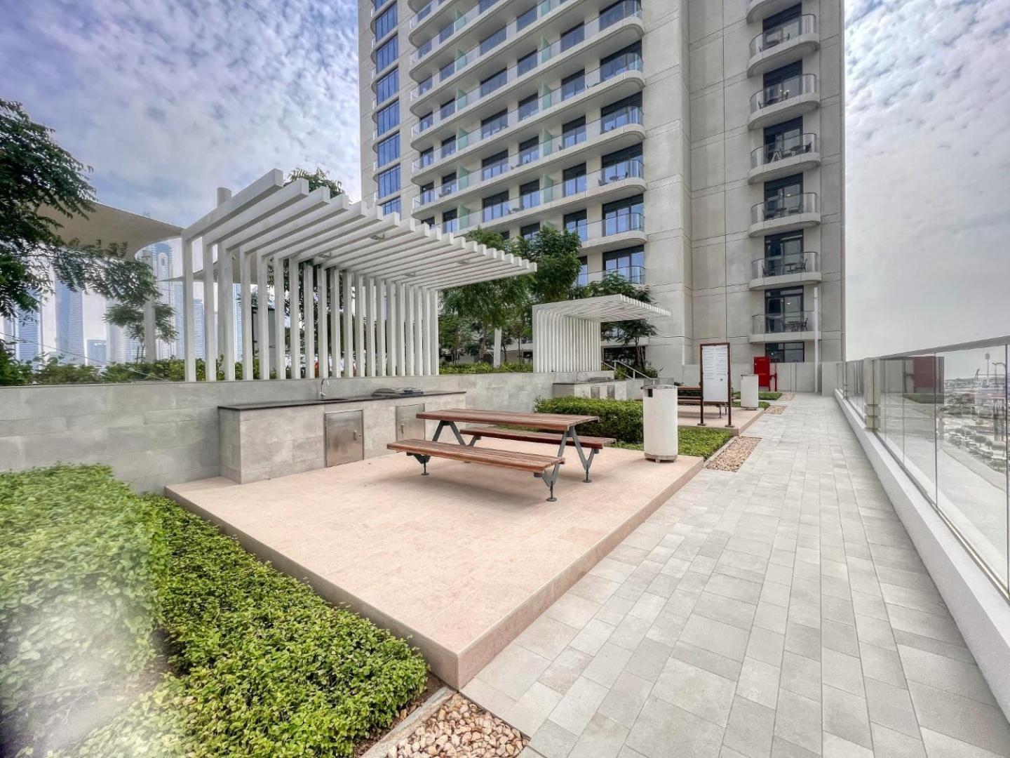 Apartment Brand New 2br With Private Access, Beachfront Marina Vista