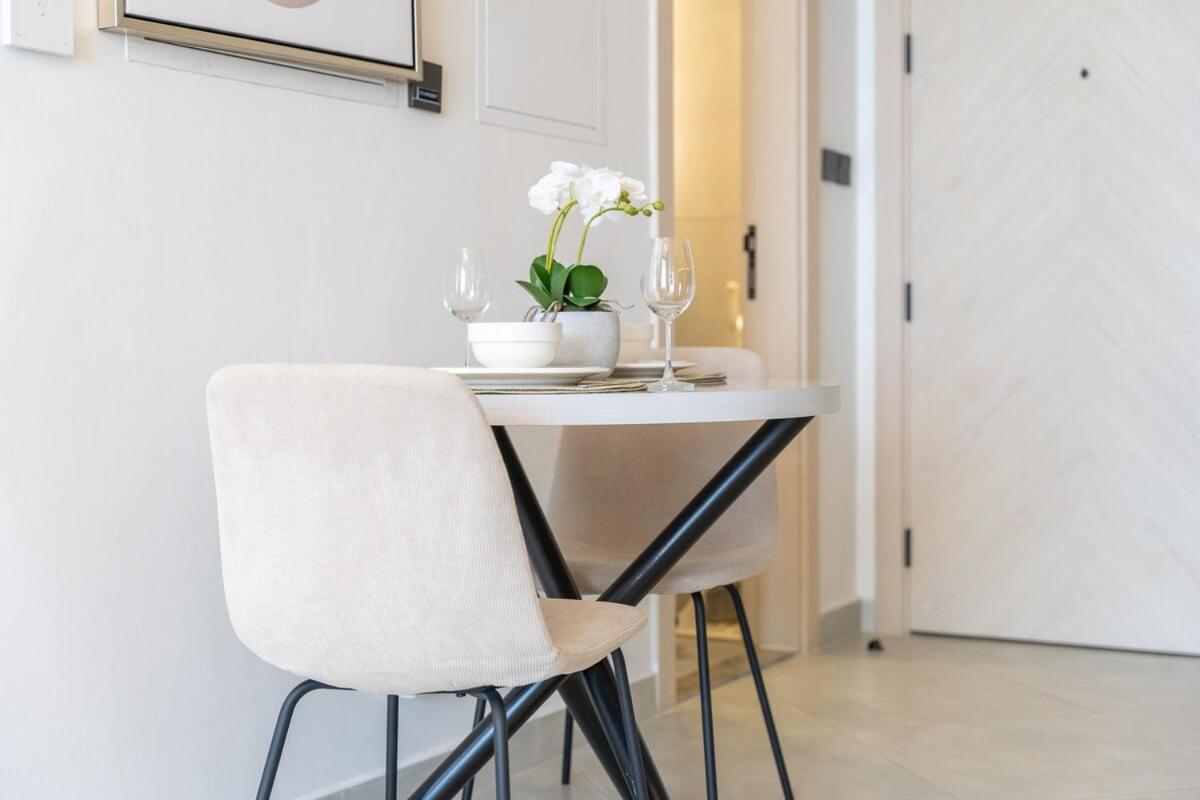 Eye-captivating 1 Bed For 2 * Dubai