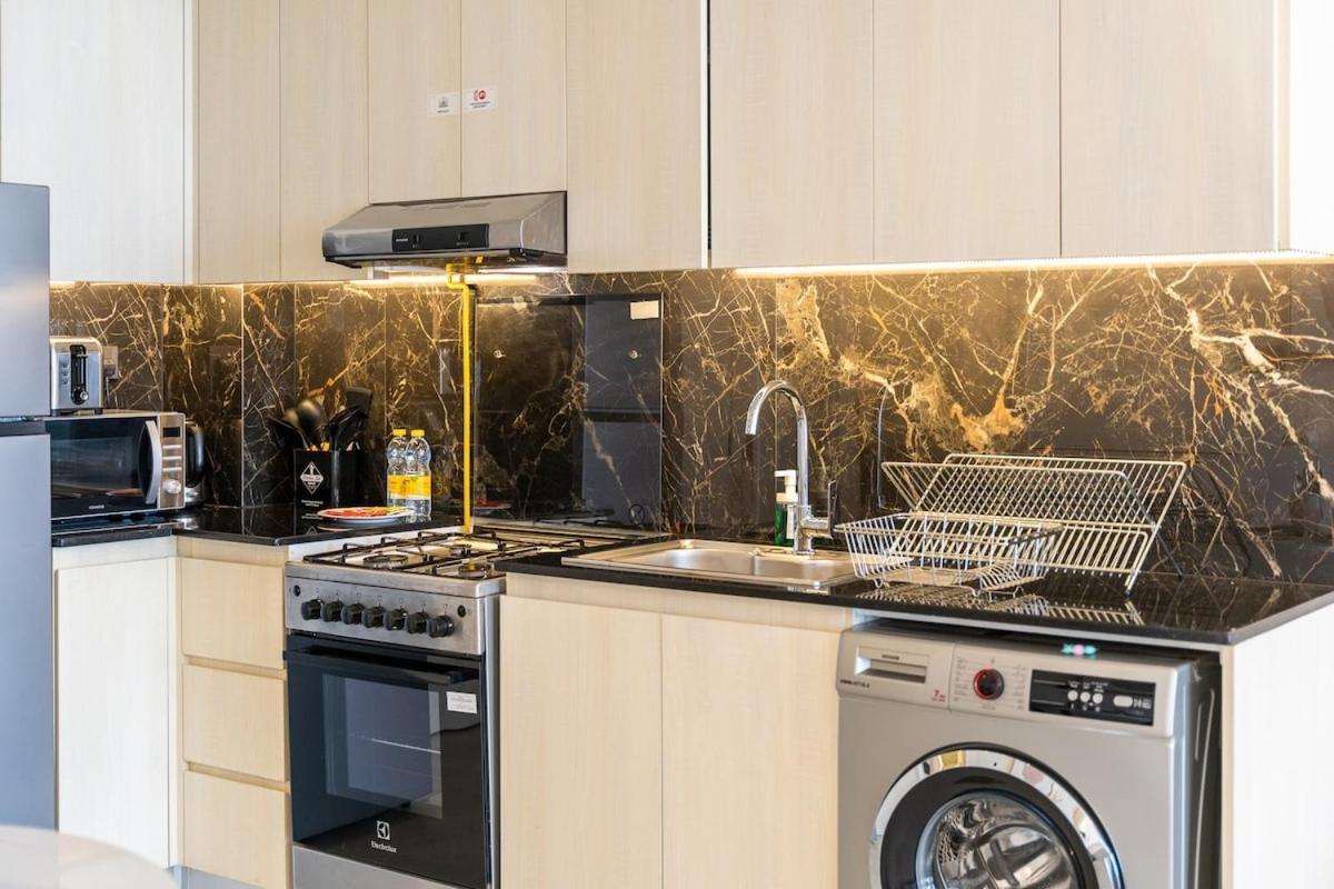Eye-captivating 1 Bed For 2 Daire Dubai
