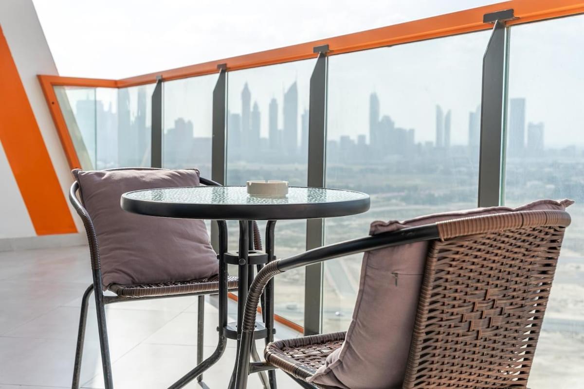 Daire Eye-captivating 1 Bed For 2 Dubai