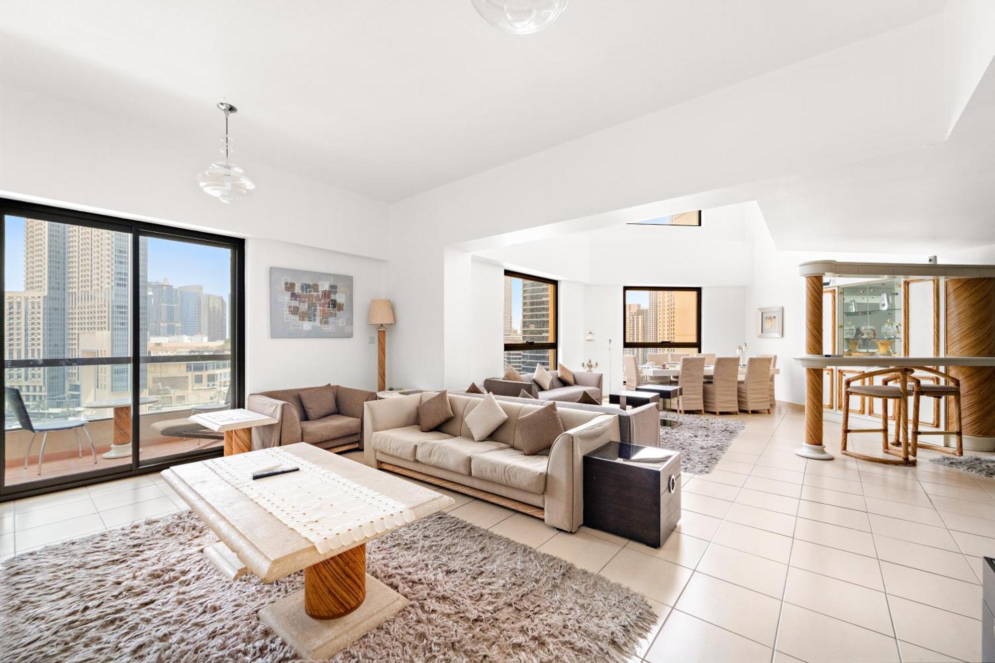 Living Jbr Hostel Dubai