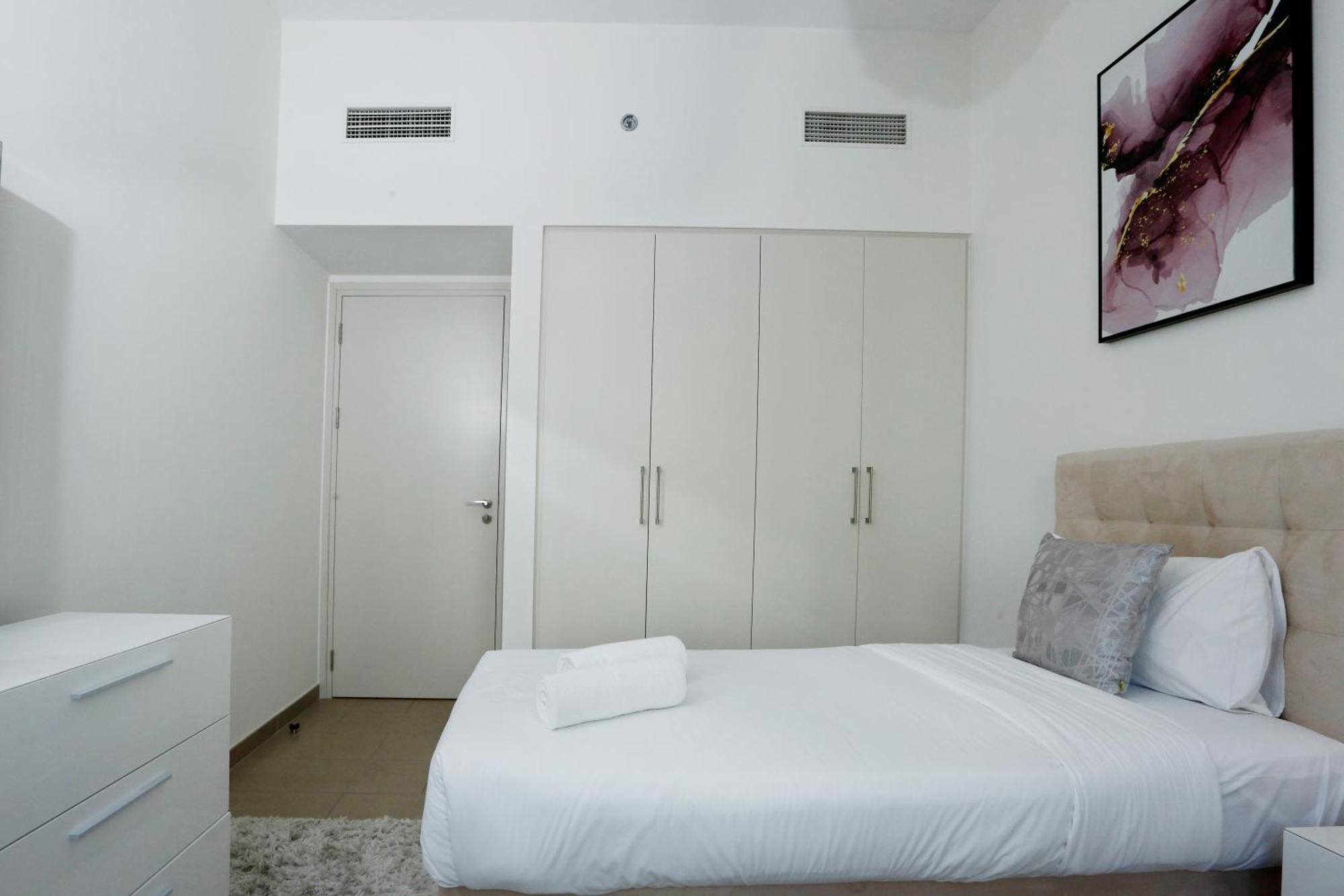 Brown Stone - Hills Mall Apartment