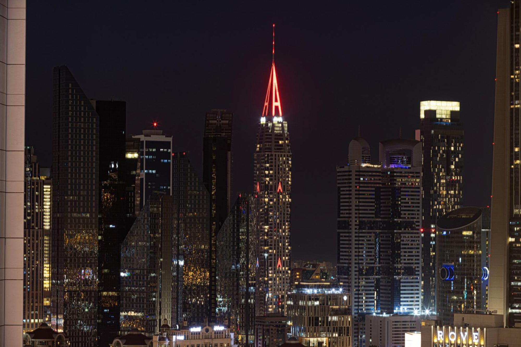 Daire Damac Maison Mall Street 3 Bedroom Burj Khalifa View With Gym And Pool 1 Minute Walk To Mall