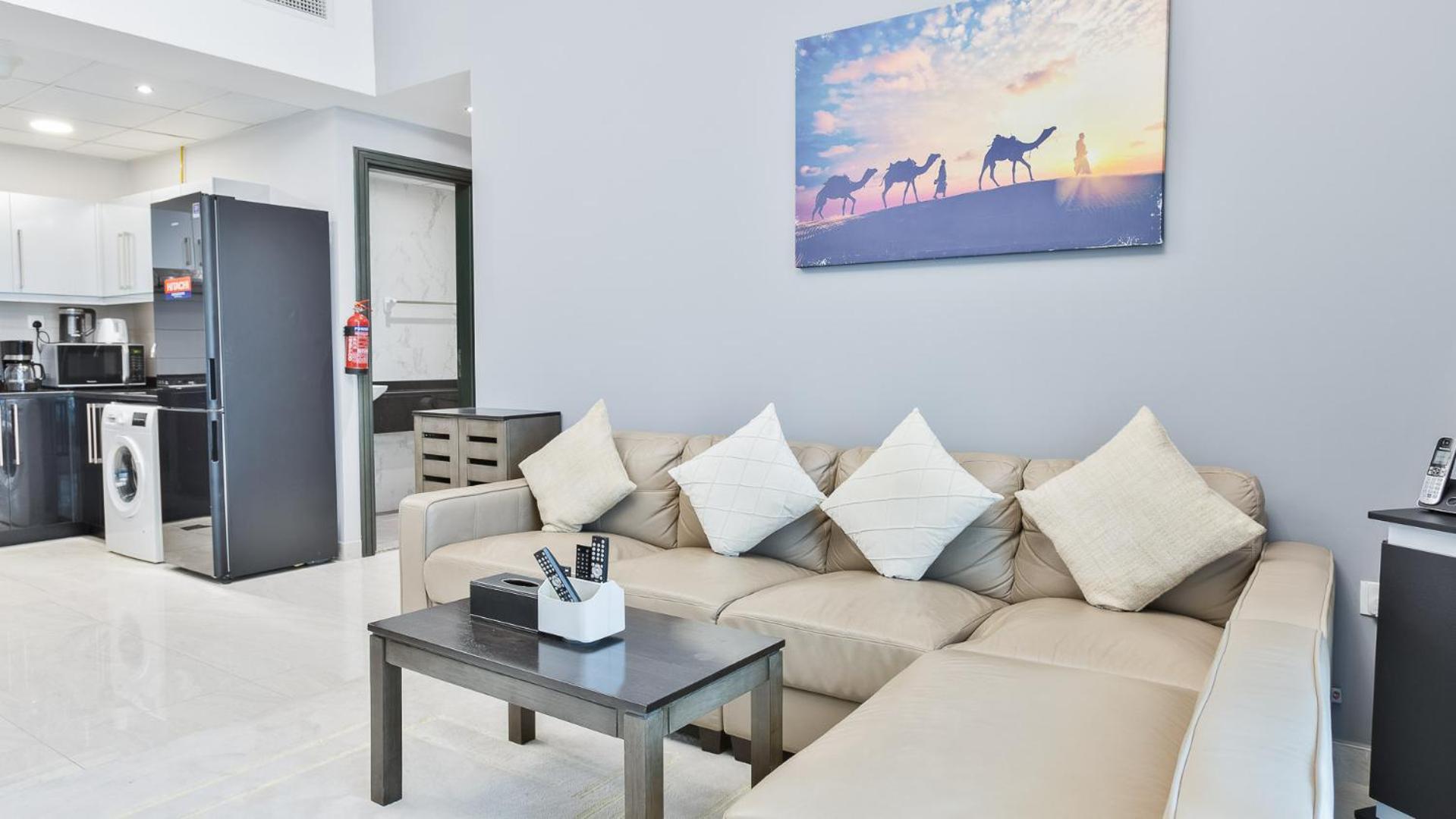 Easemytrip - Elegant Canal-view 1br In The Heart Of Apartment *